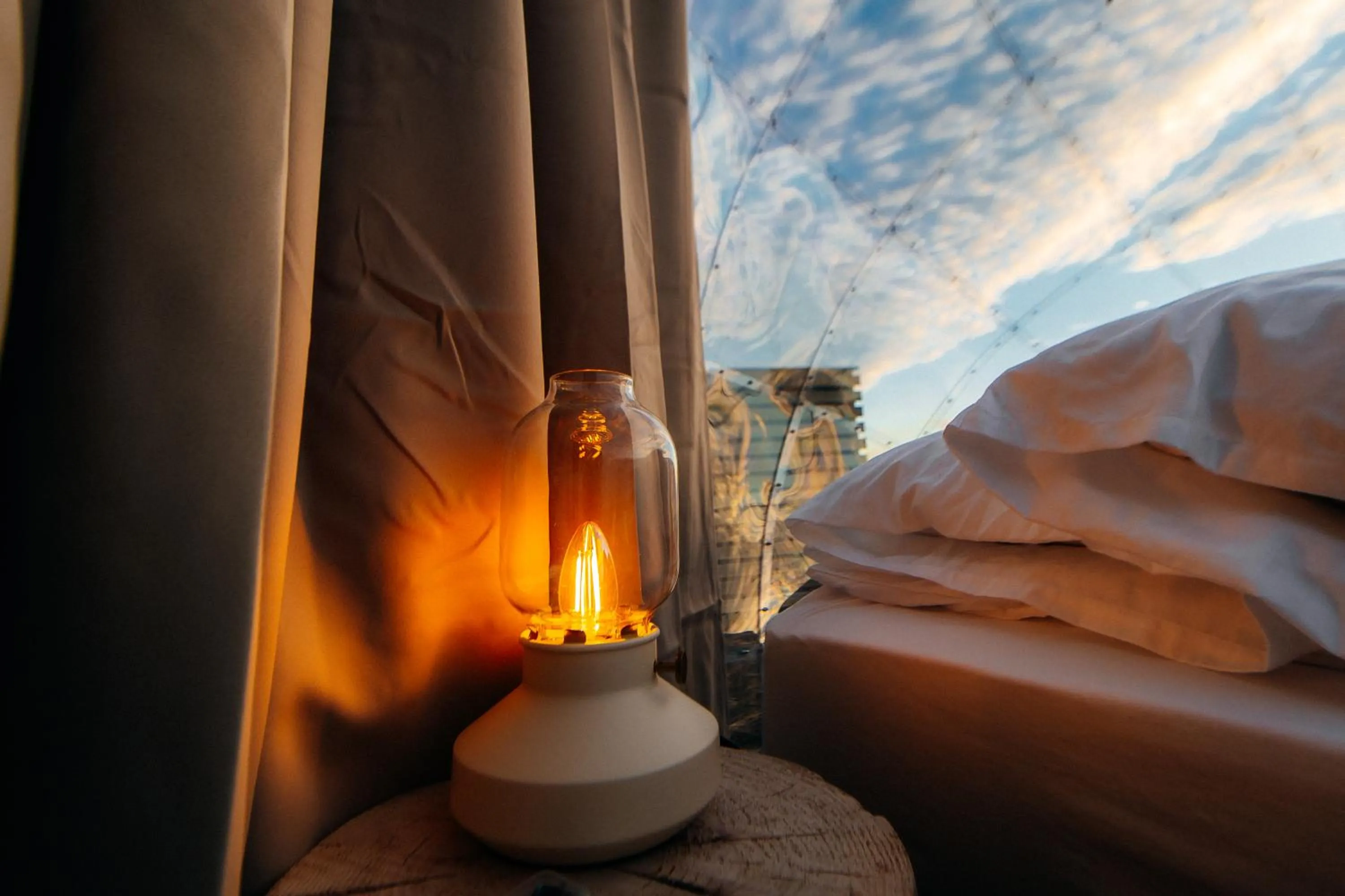 Bedroom, Bed in Aurora Igloo South