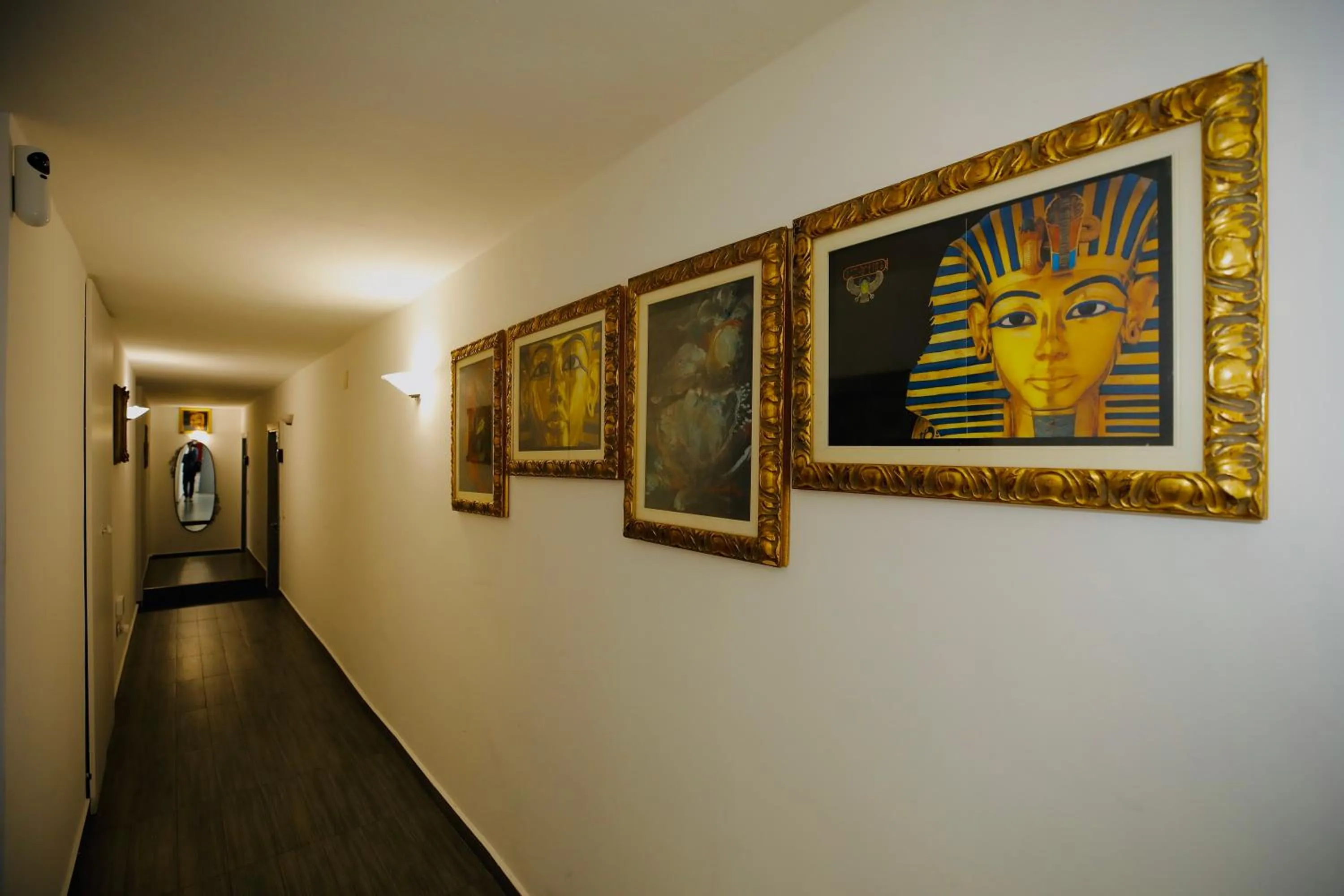 Decorative detail in Hosting Dreams Attics - Duomo