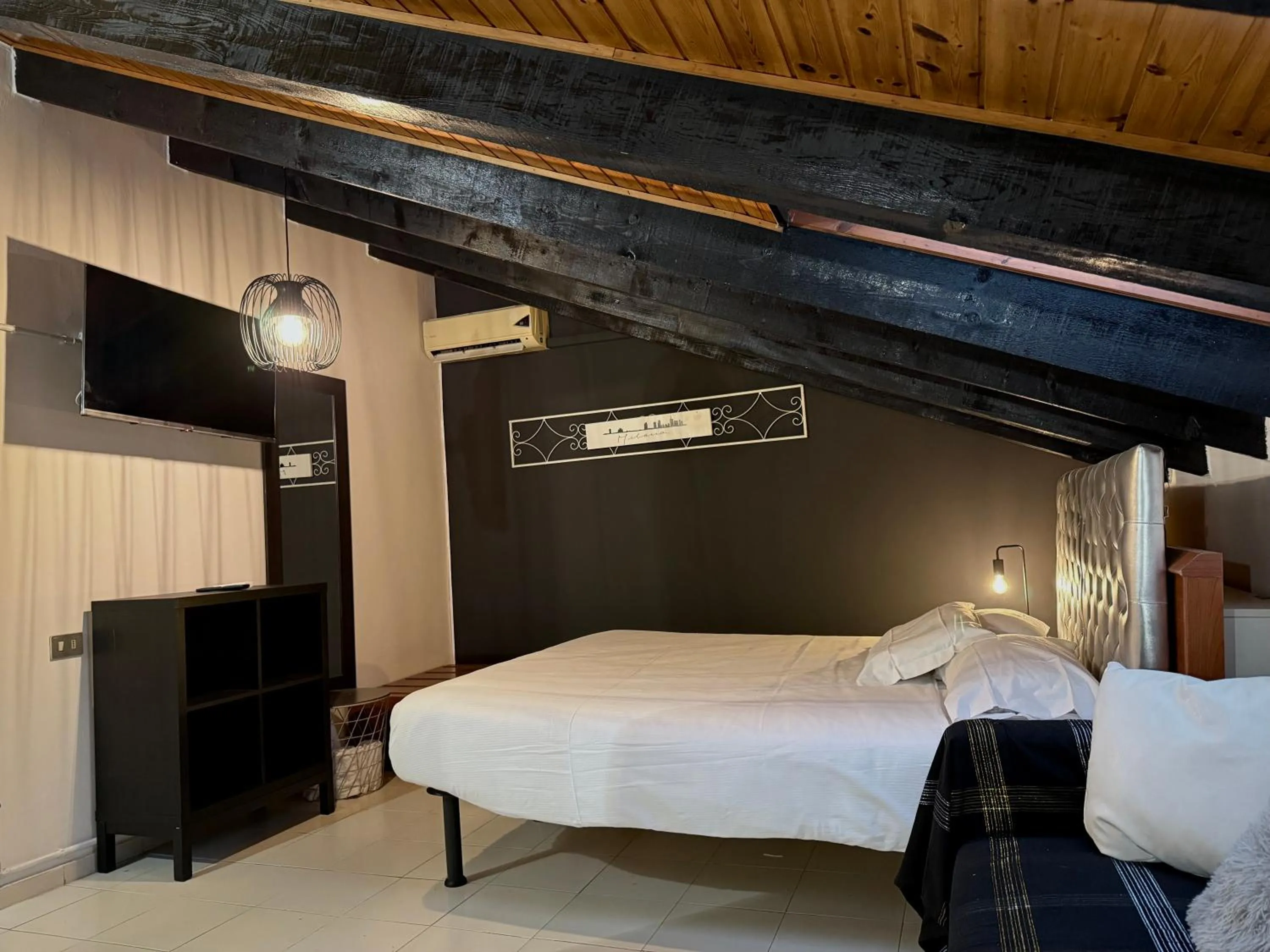 Bed in Hosting Dreams Attics - Duomo
