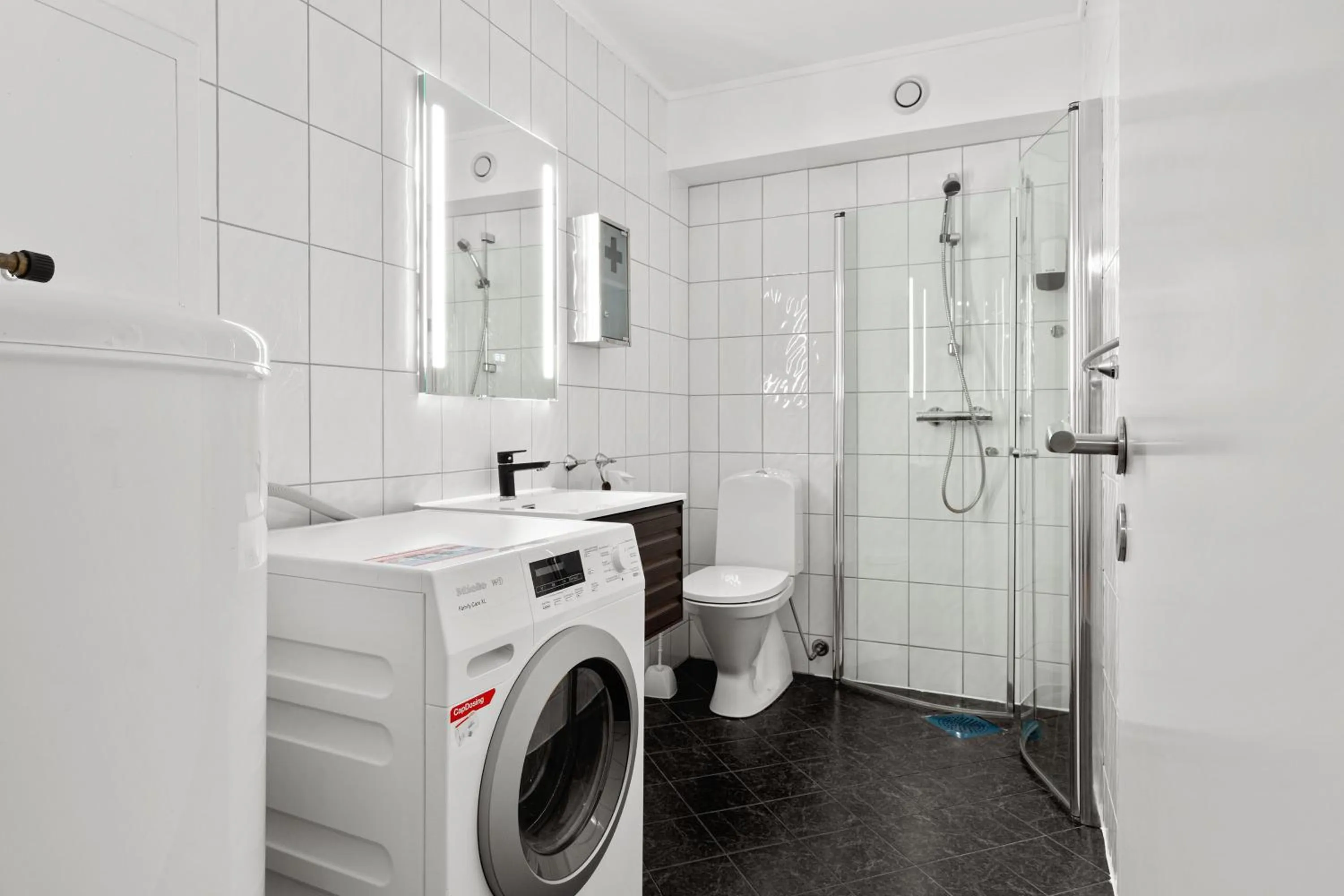 Shower in Enter Amalie Apartment Hotel