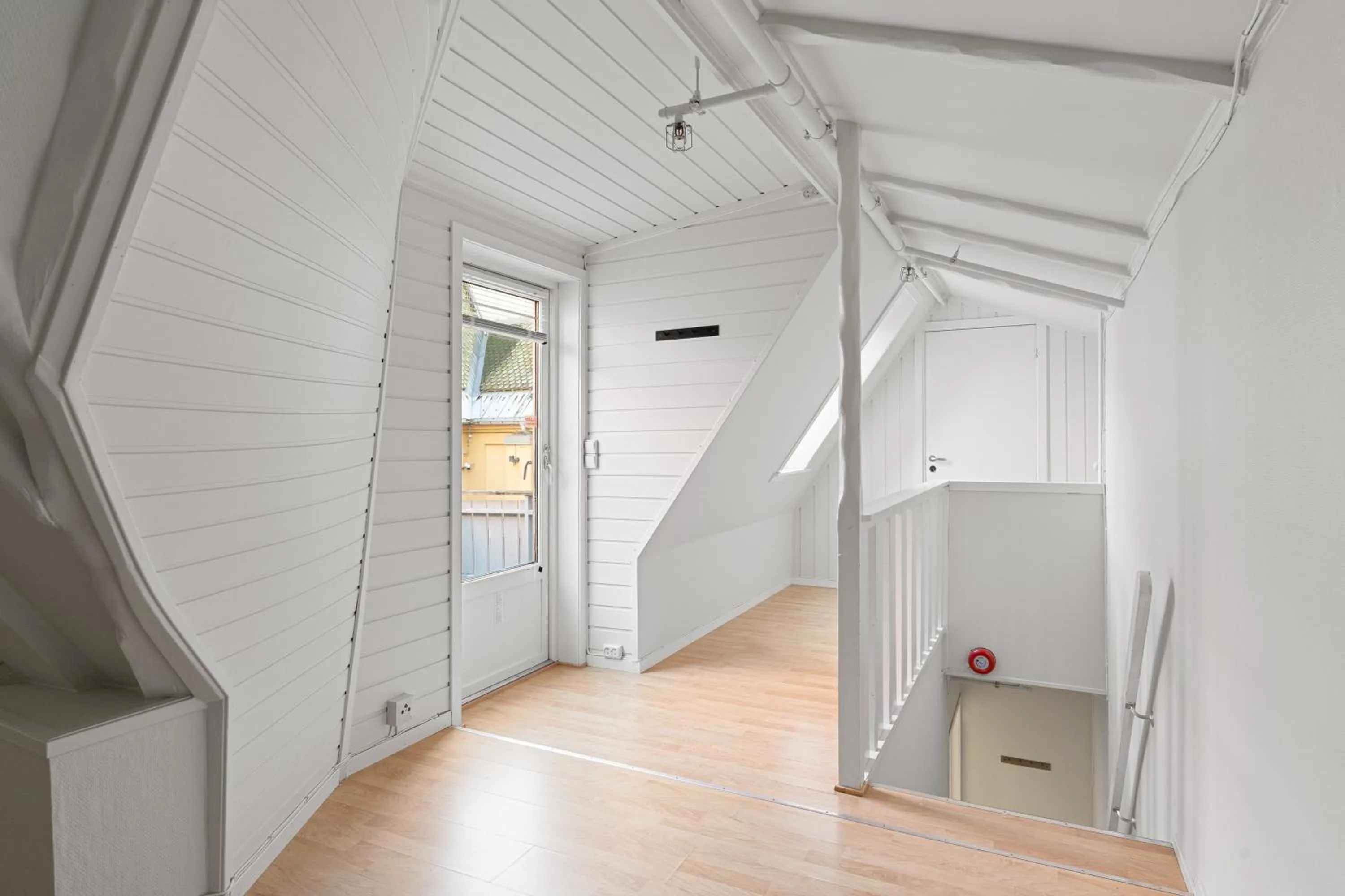 wardrobe in Enter Amalie Apartment Hotel