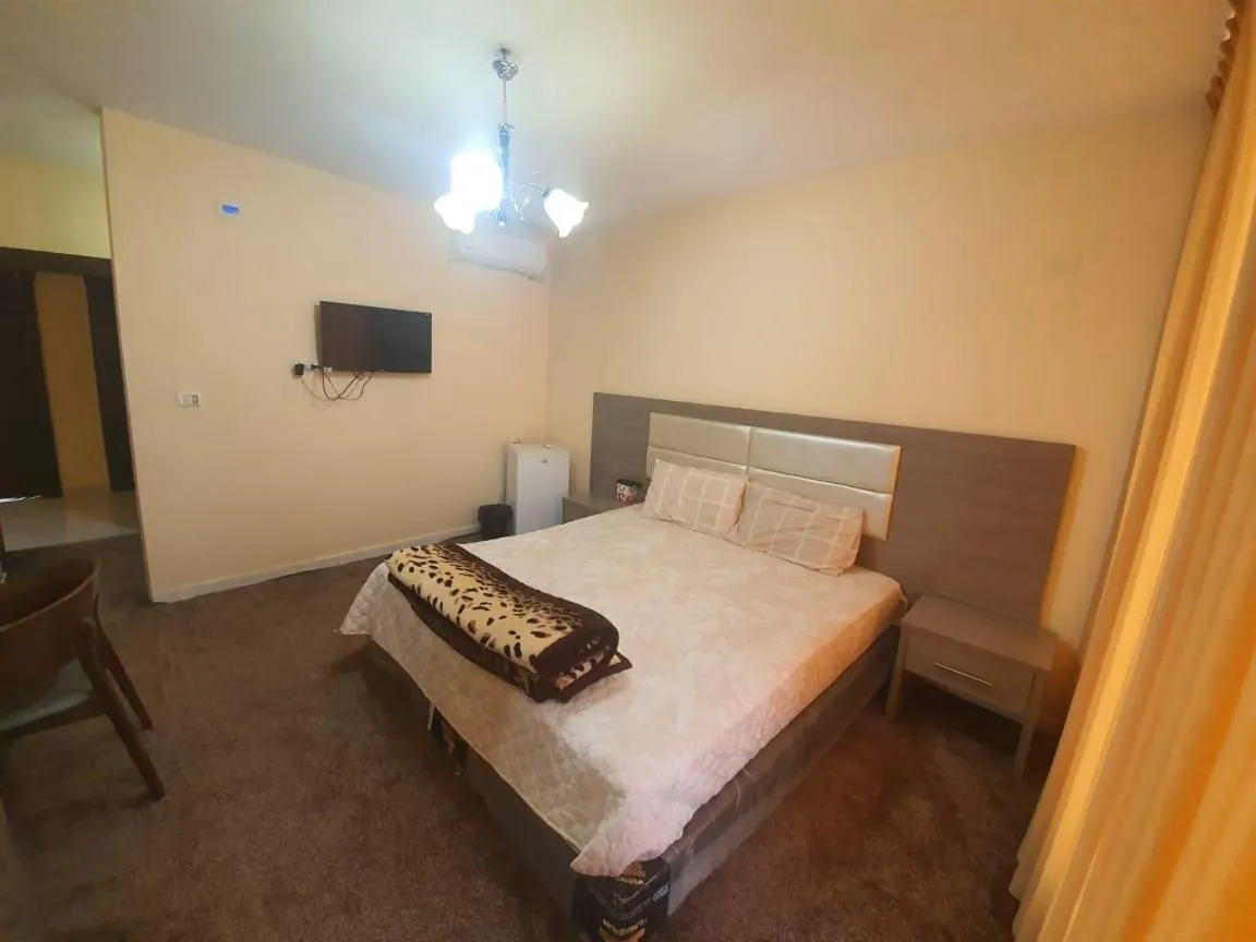 Bed in Alfares Hotel