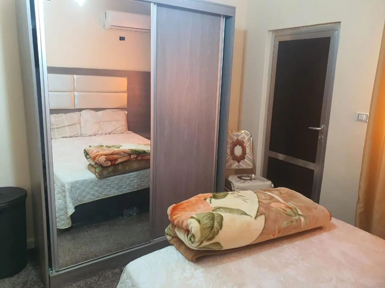 Bed in Alfares Hotel