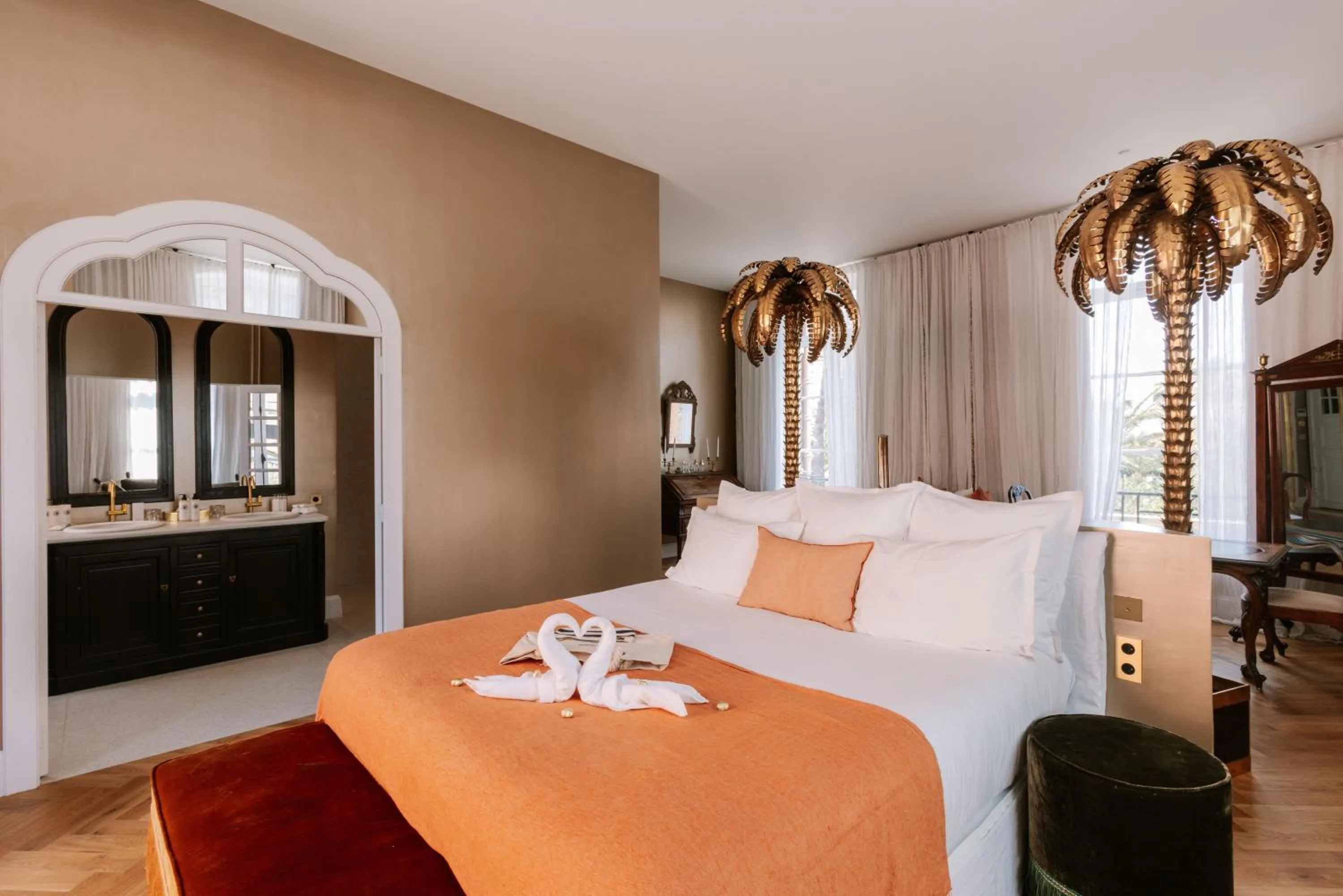 Bed in Château de Théoule