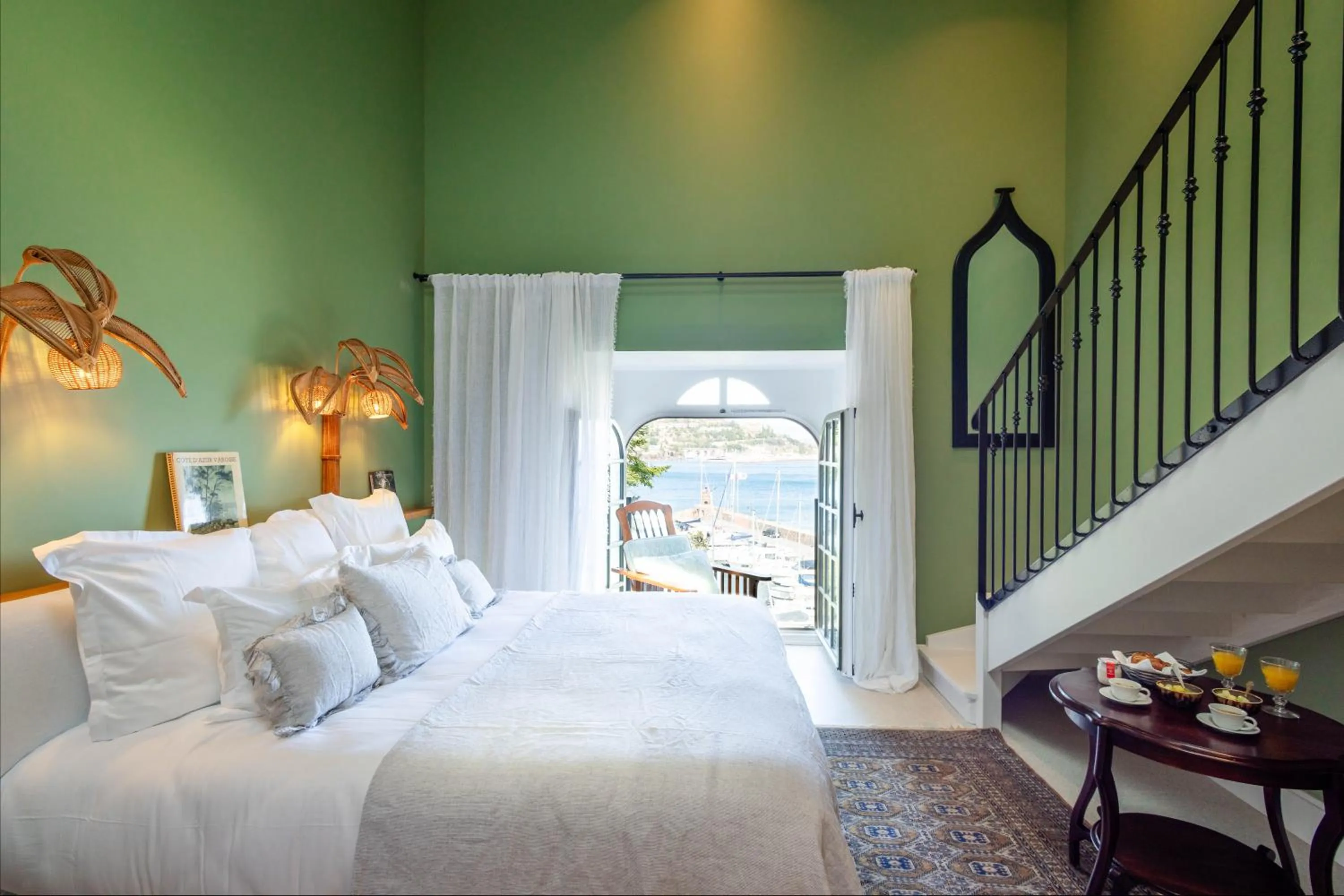 Bed in Château de Théoule