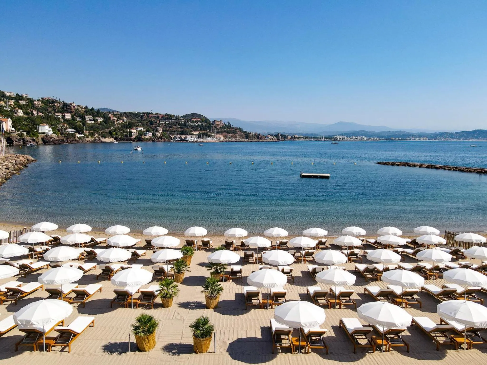 Restaurant/places to eat in Château de Théoule