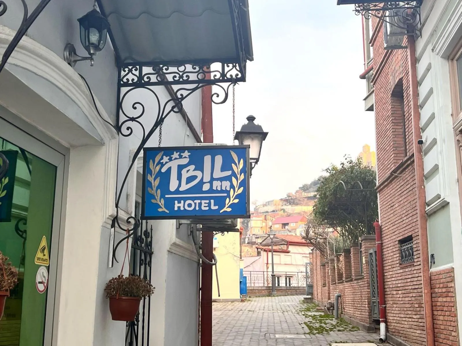 Property building in Tbil Inn Hotel