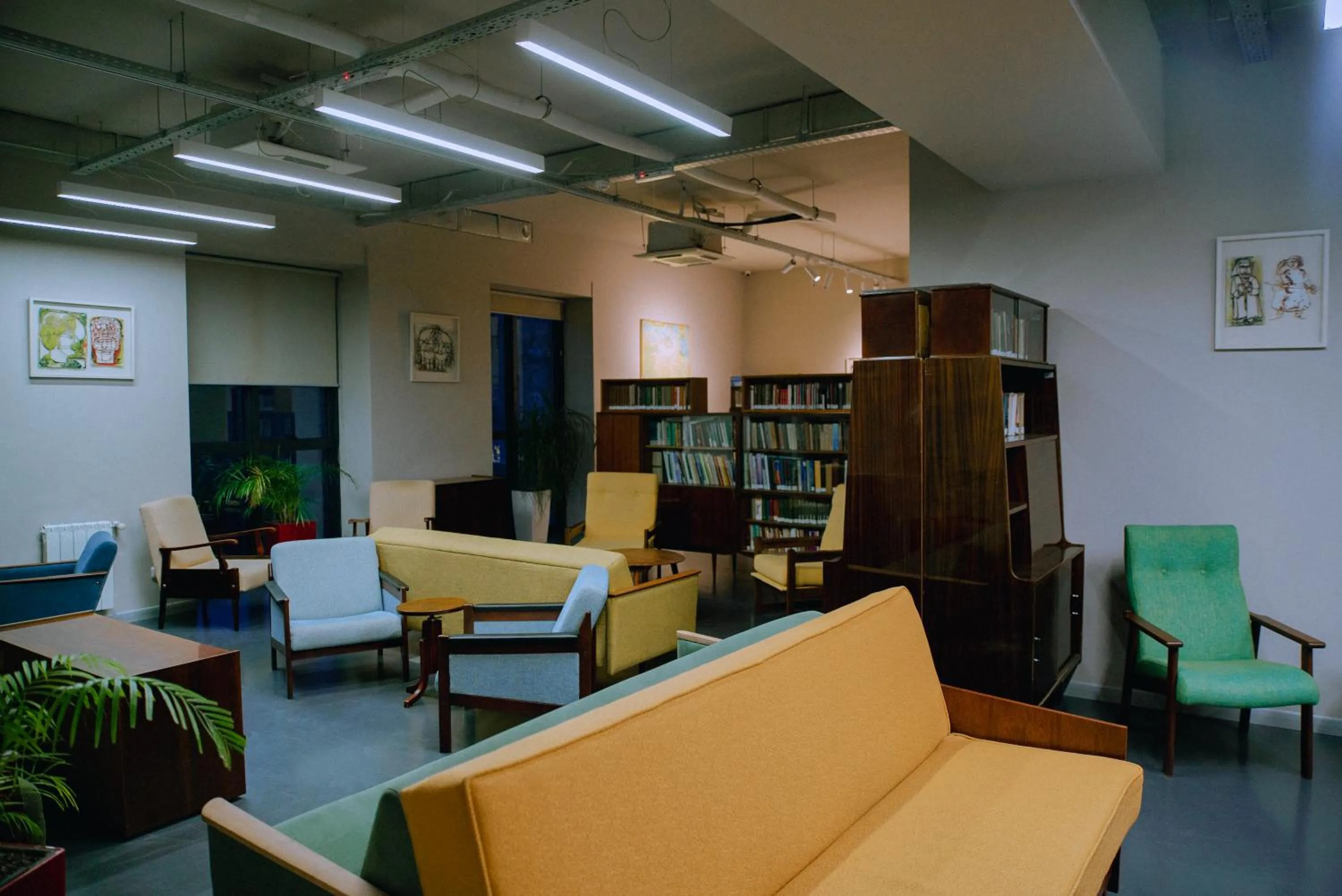 Communal lounge/ TV room in 11+1 by TUMO