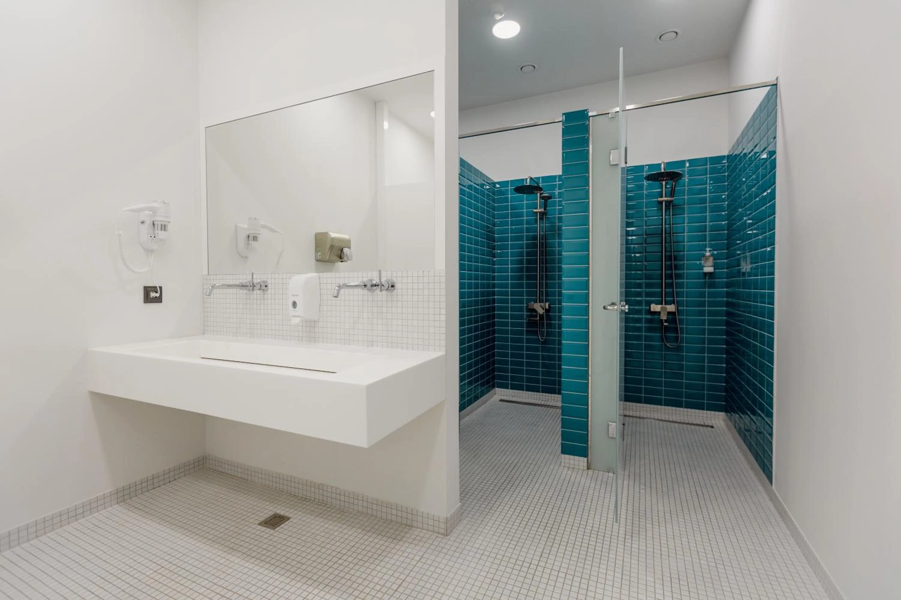 Bath in 11+1 by TUMO