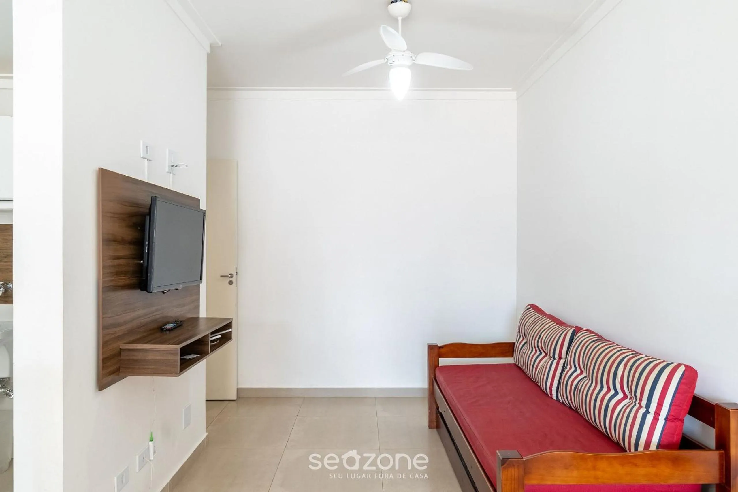 TV and multimedia in RJI - Apartamentos próximos da praia de Itaguá