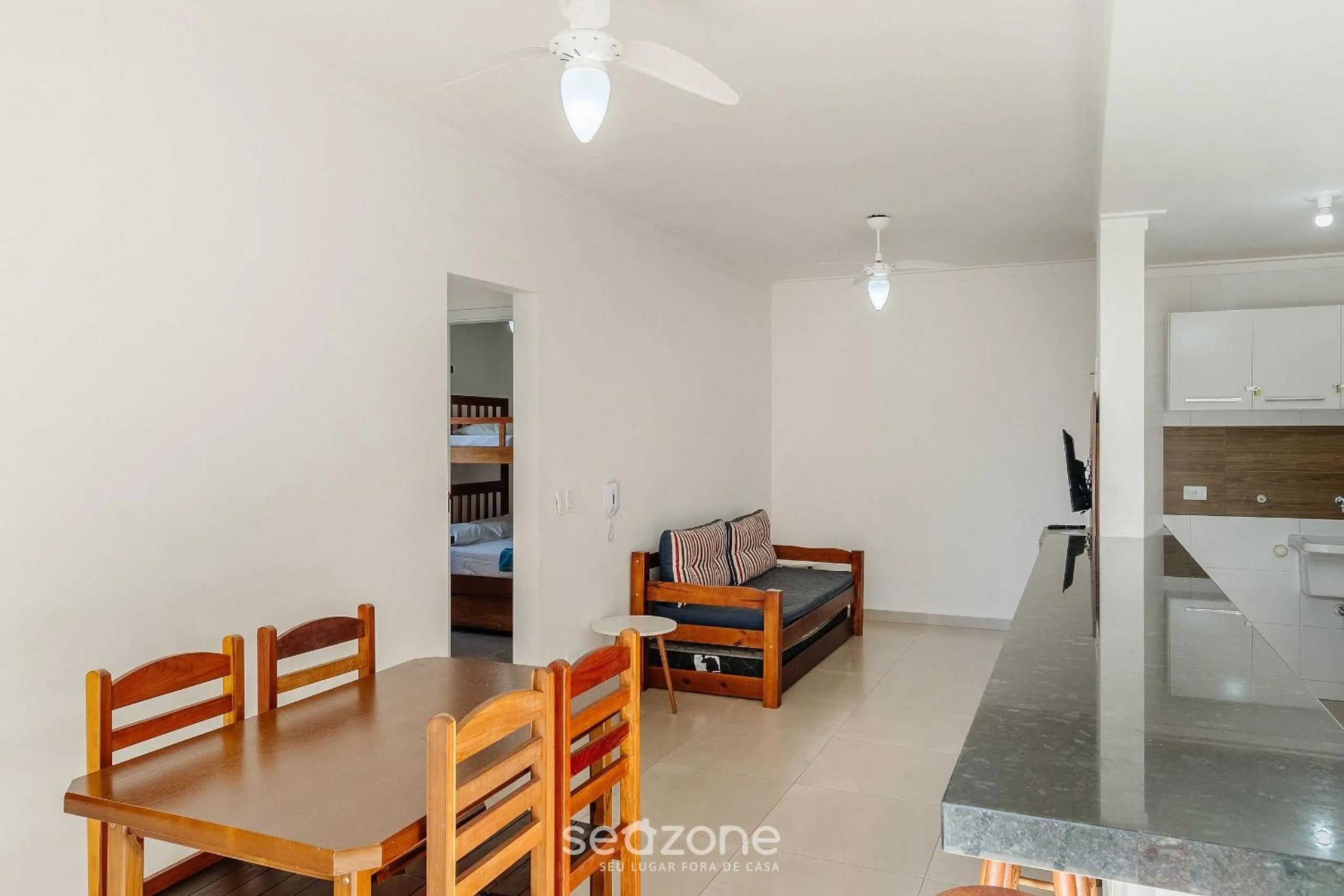 TV and multimedia in RJI - Apartamentos próximos da praia de Itaguá