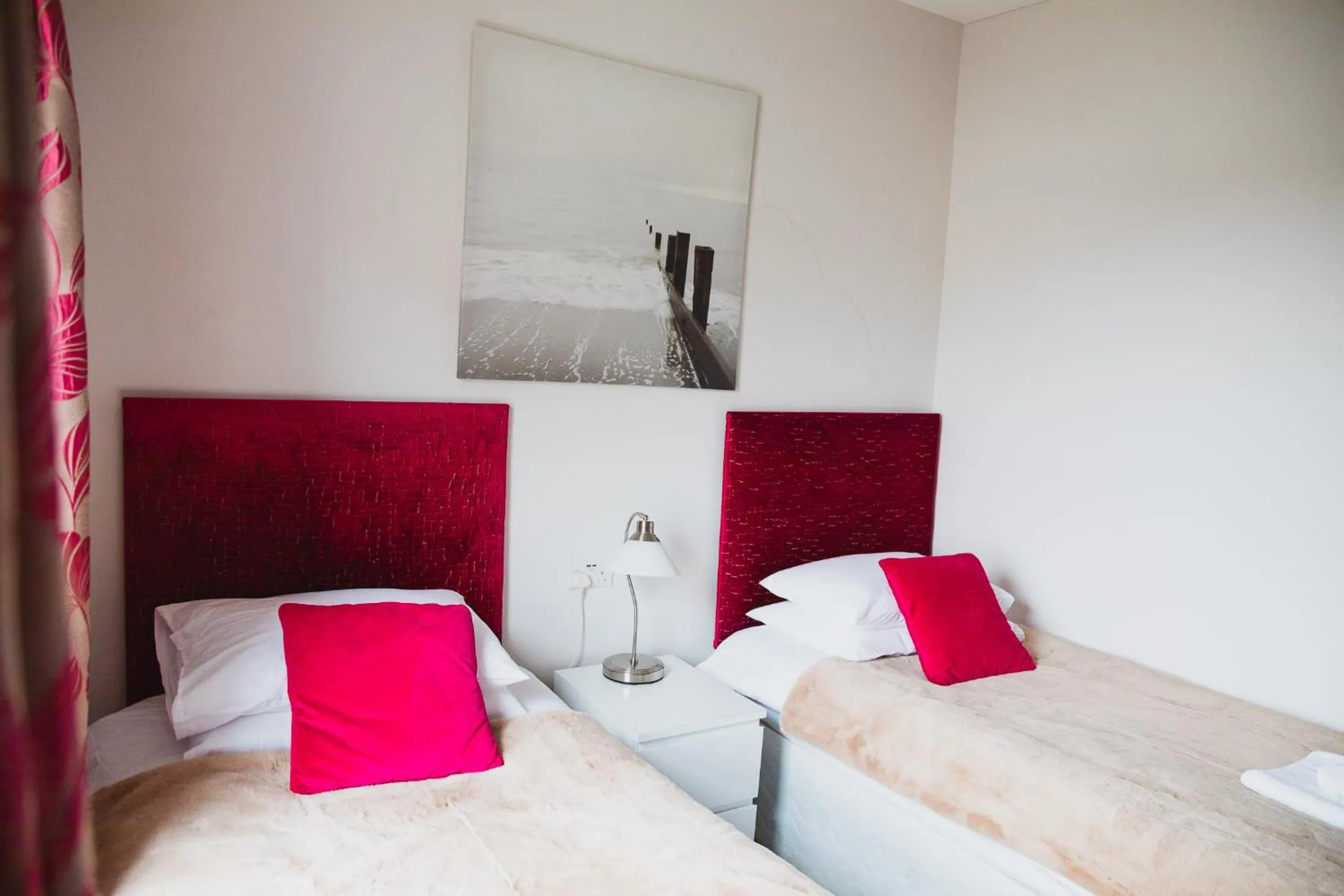 Bedroom, Bed in The Beechwood