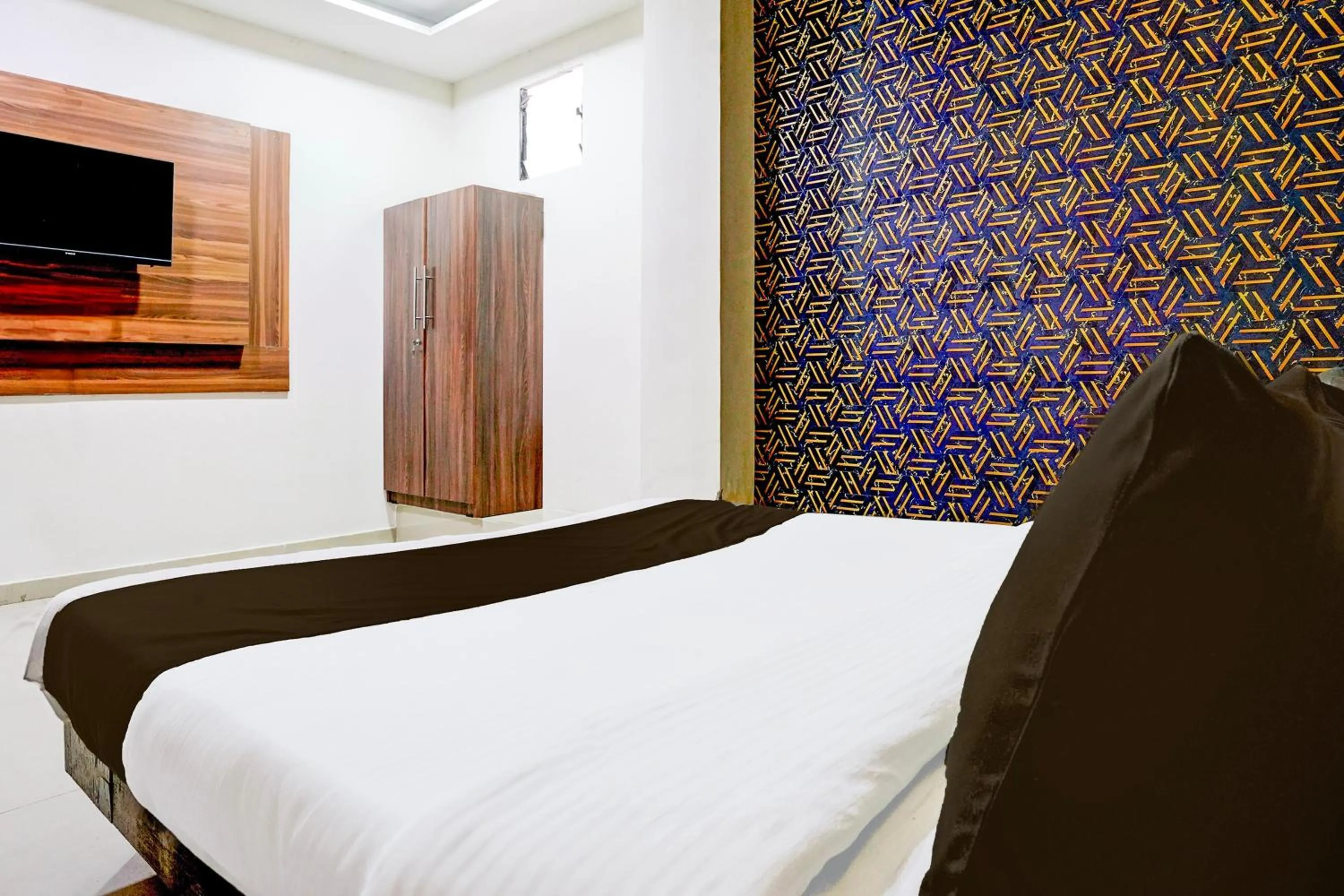 Bedroom, Bed in Hotel O by OYO Angel Park