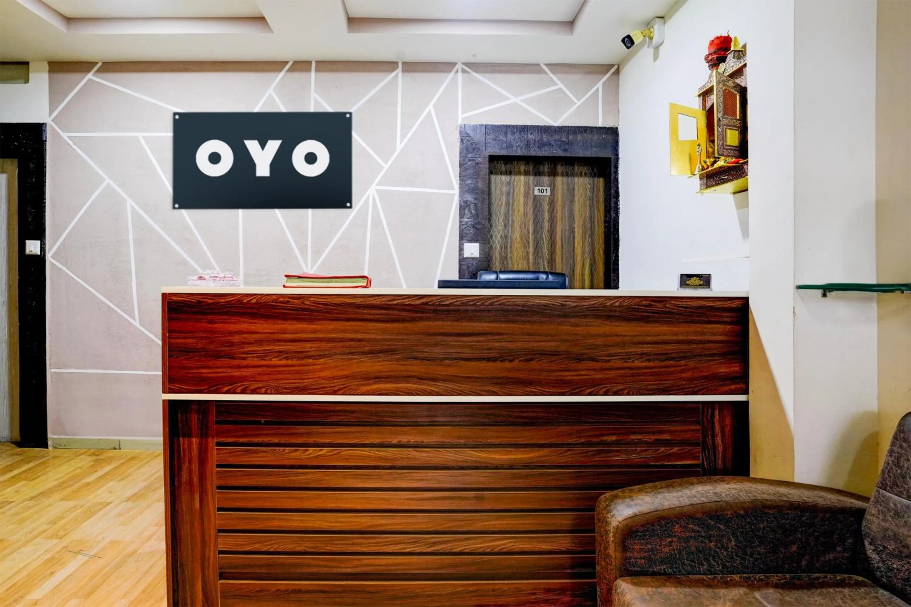 Lobby or reception in Hotel O by OYO Angel Park