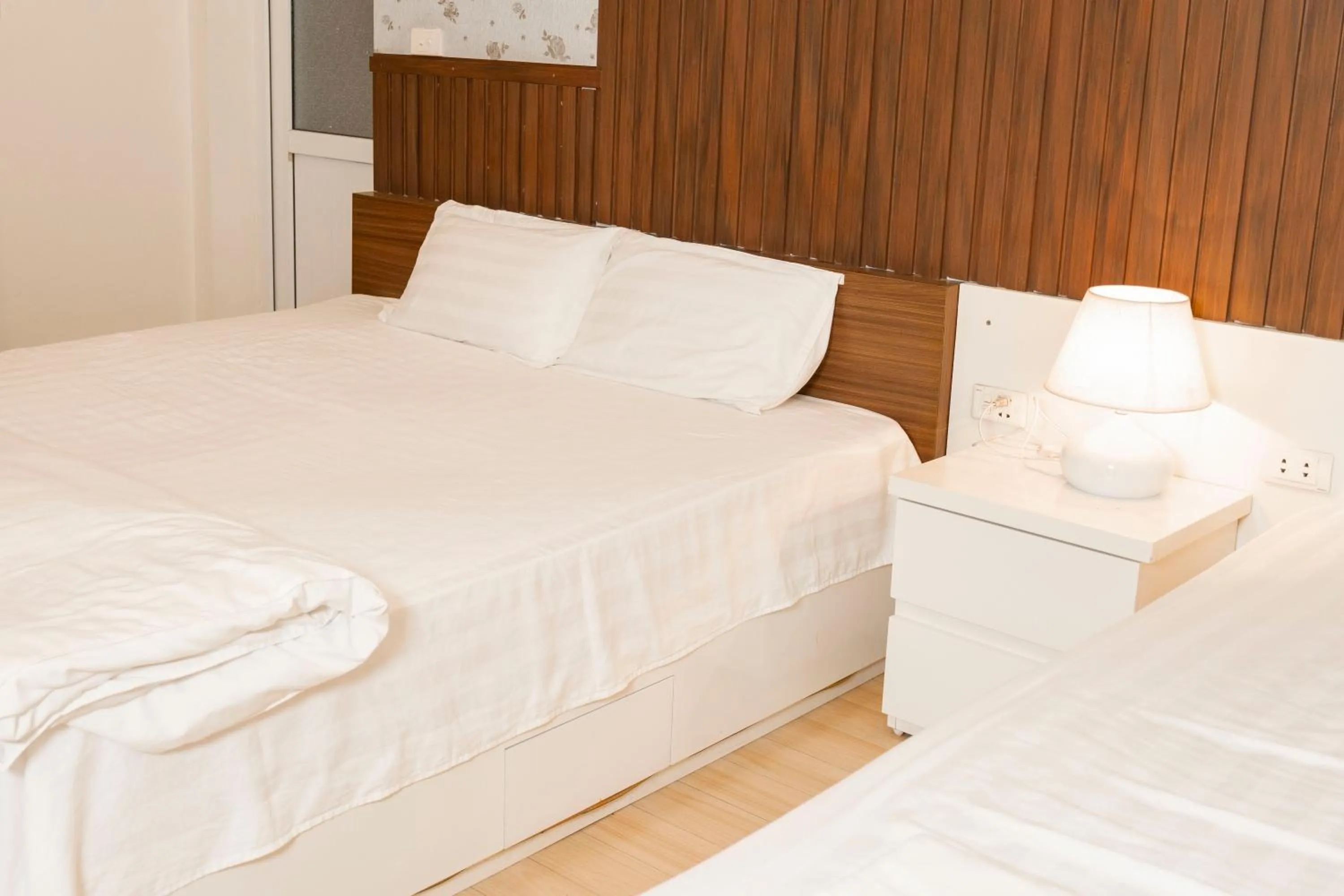 Bed in Biển Đông COMPLEX