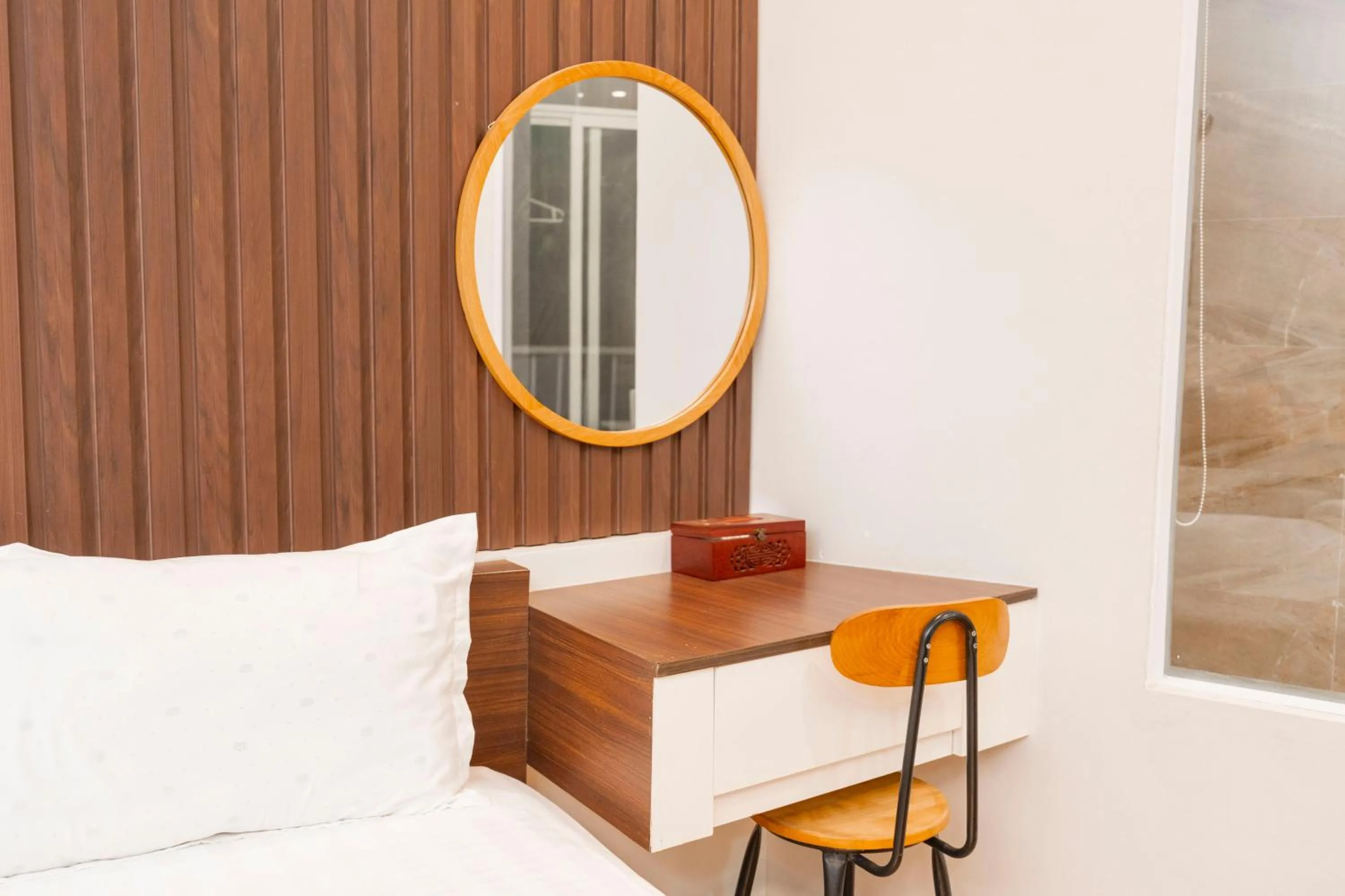 hair dresser, Bed in Biển Đông COMPLEX