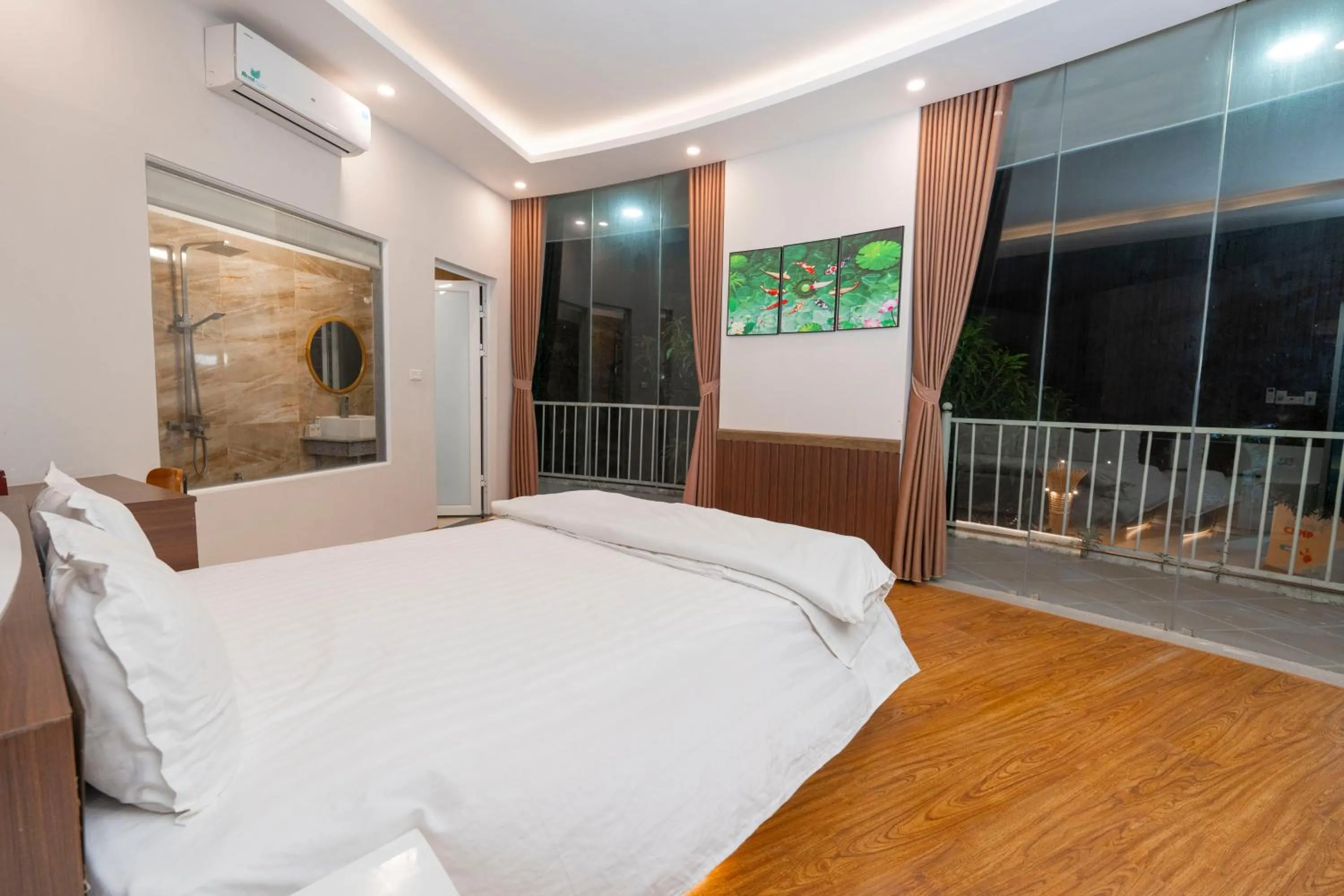 Bed in Biển Đông COMPLEX