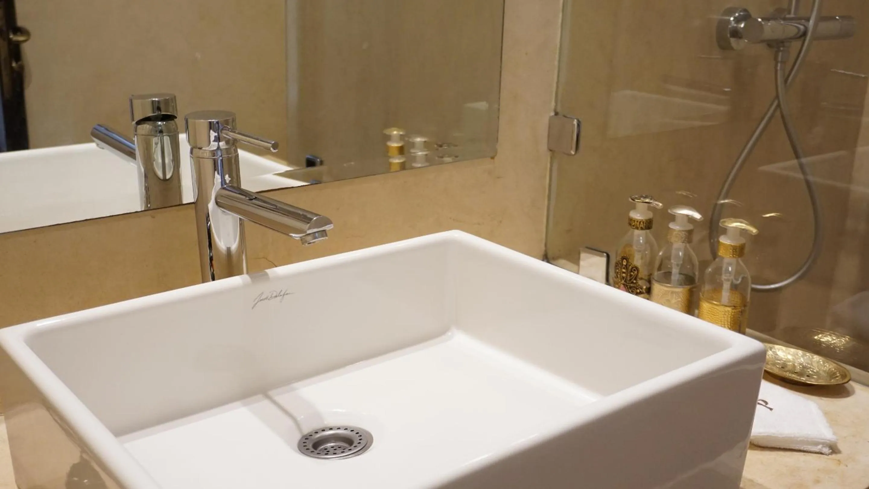 Bathroom in RIAD KALE POLIS