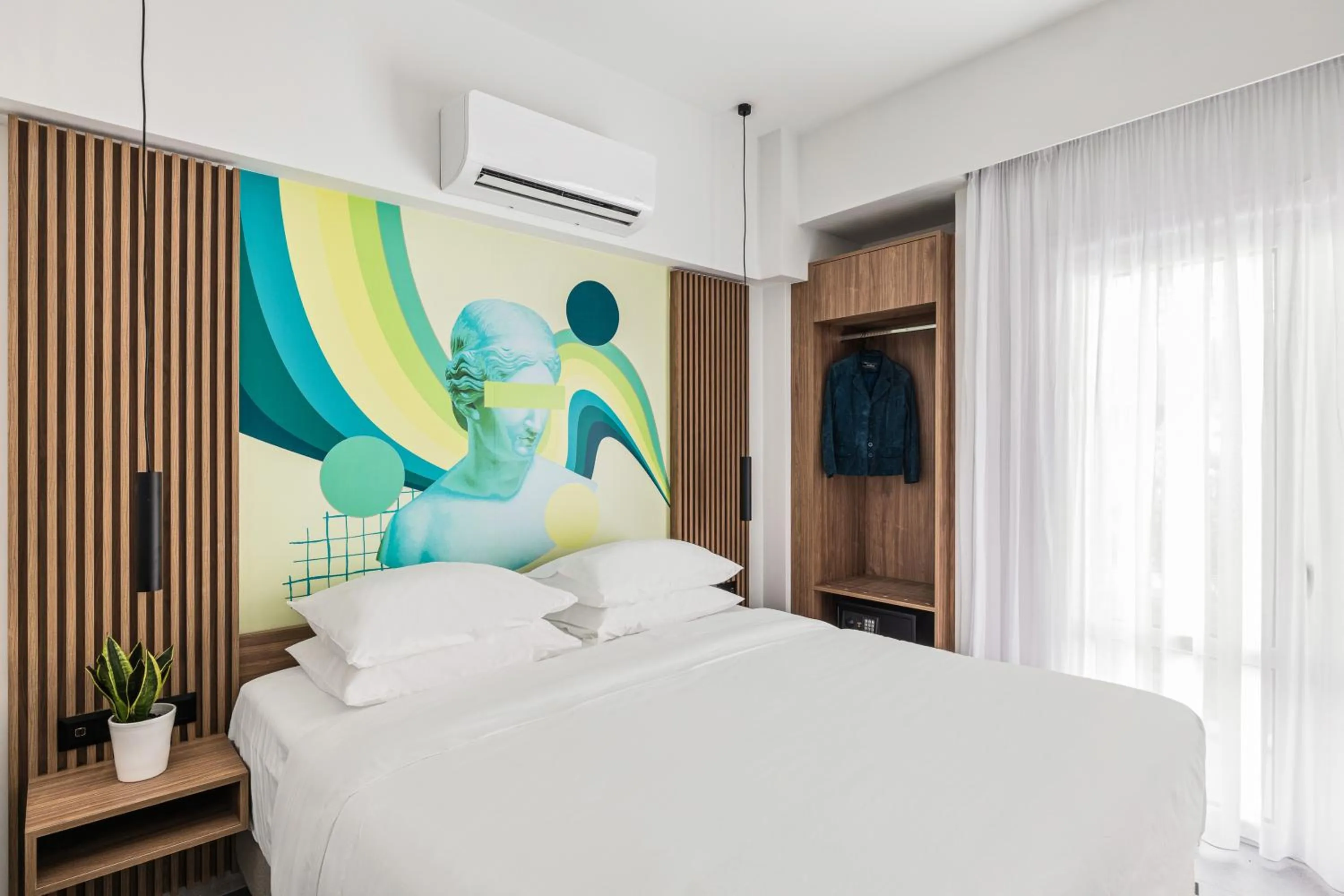 Bedroom, Bed in The Q Hotel