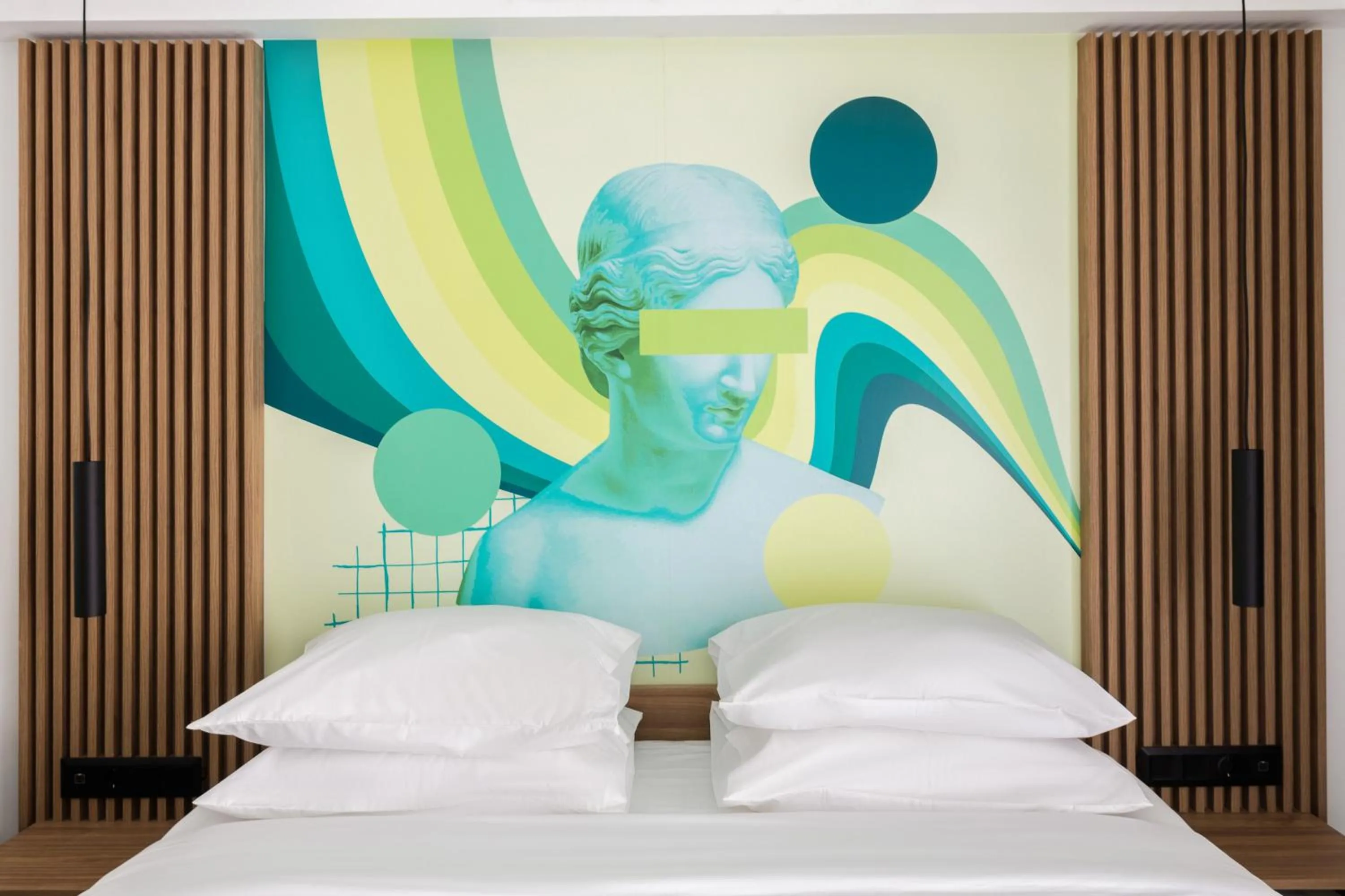 Bedroom, Bed in The Q Hotel