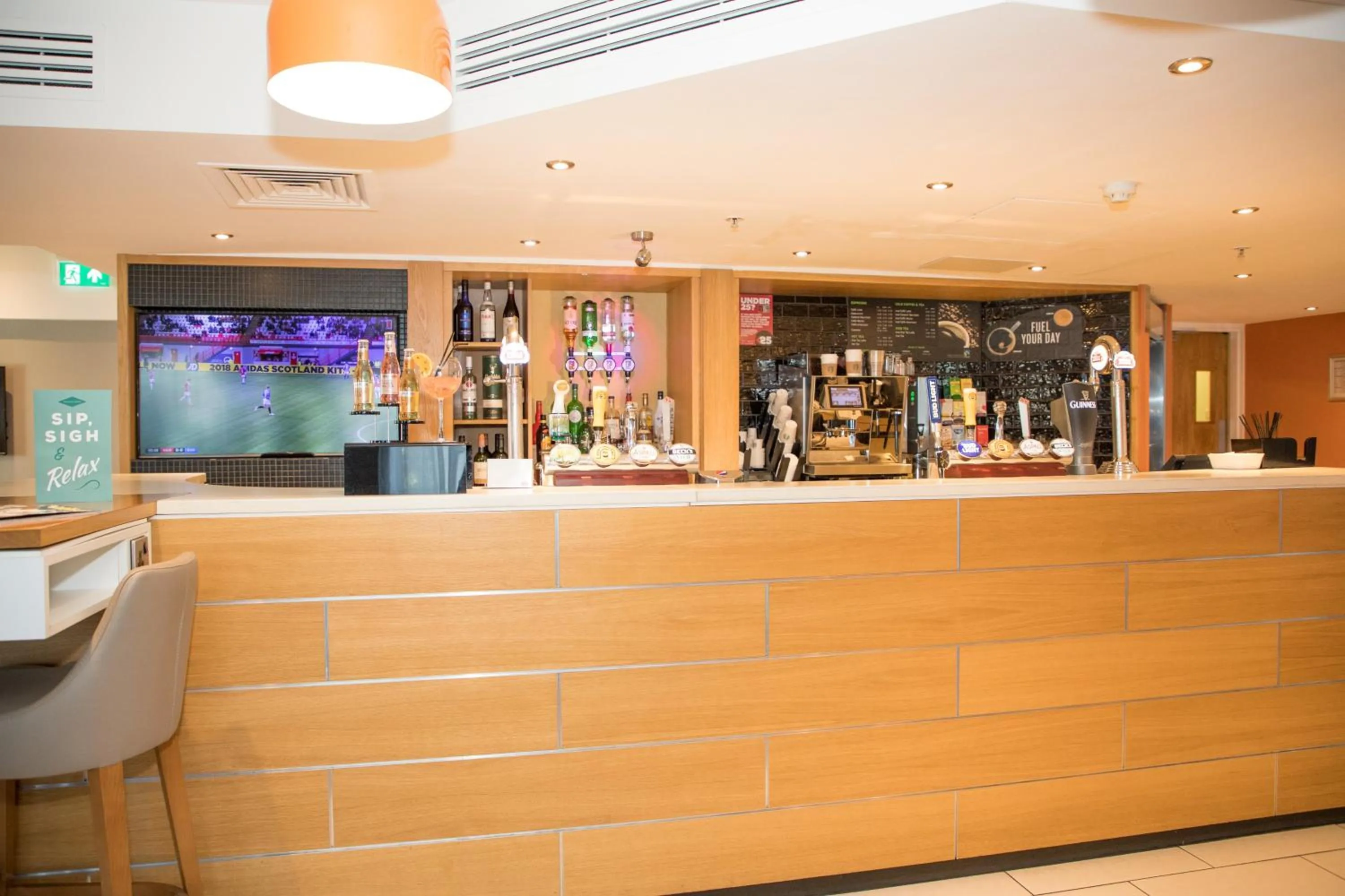 Photo of the whole room in Holiday Inn Slough Windsor by IHG