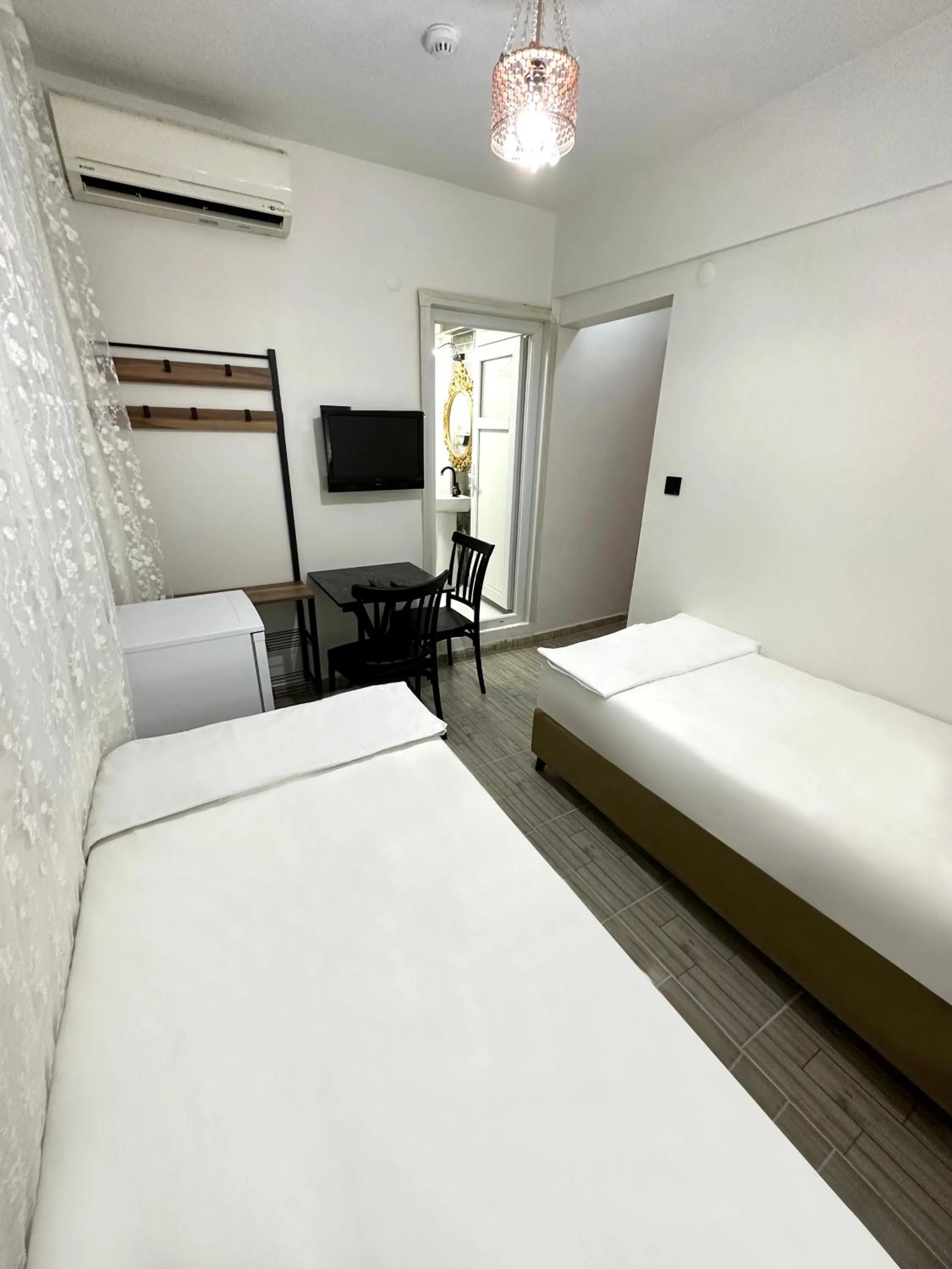 Photo of the whole room in Menesa Hotel