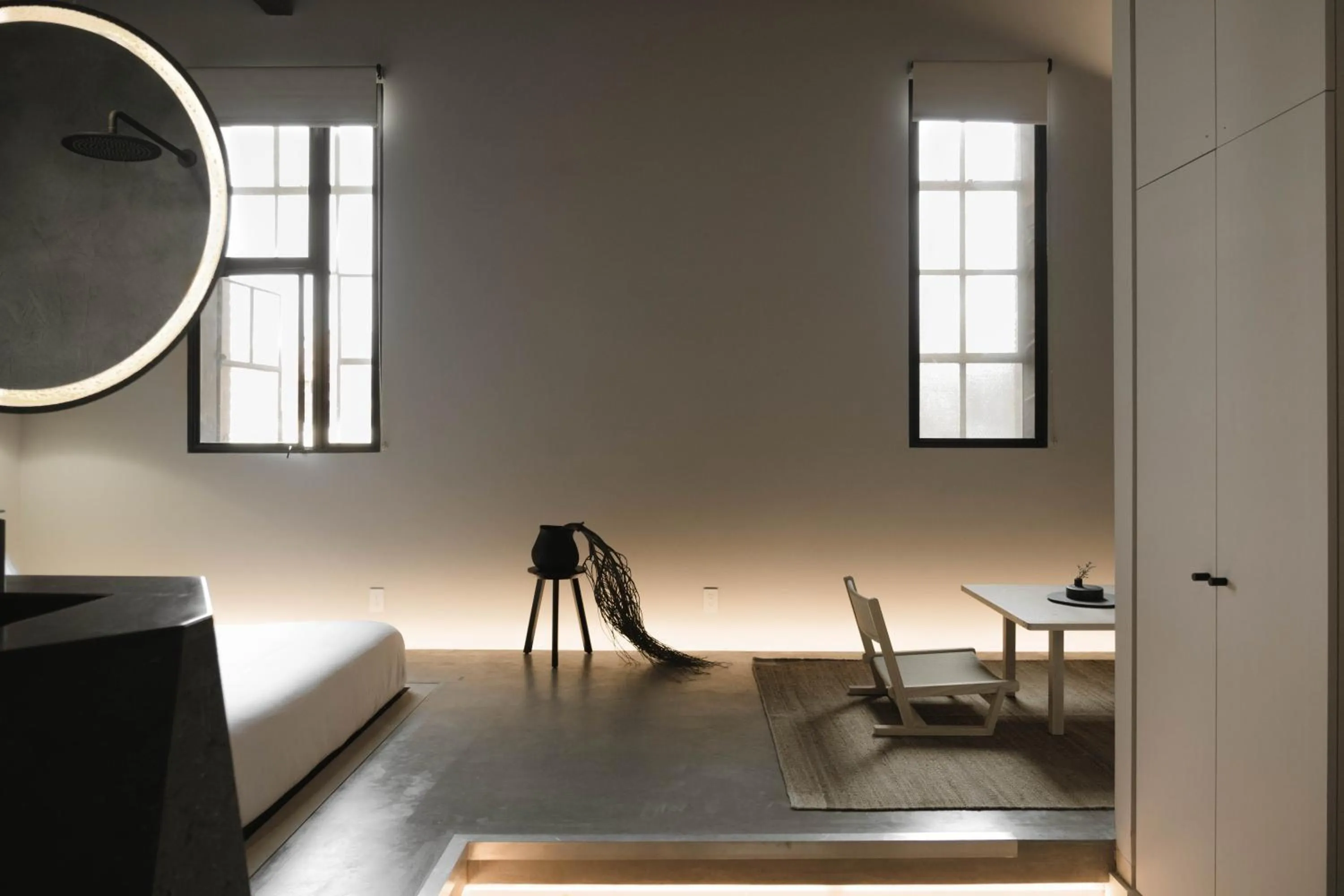 Dining area in kodō hotel - Heart of LA Arts District