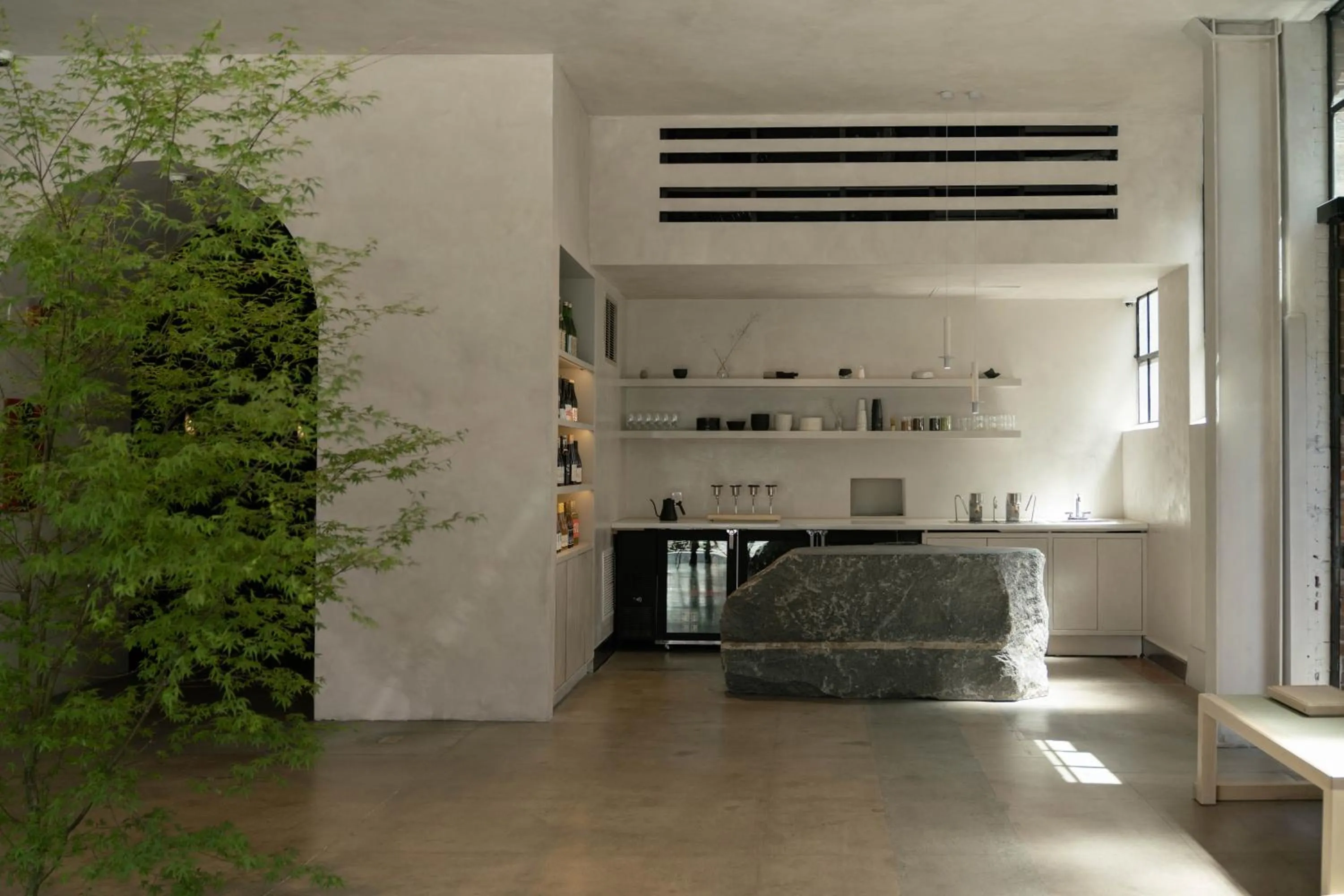 Lounge or bar in kodō hotel - Heart of LA Arts District