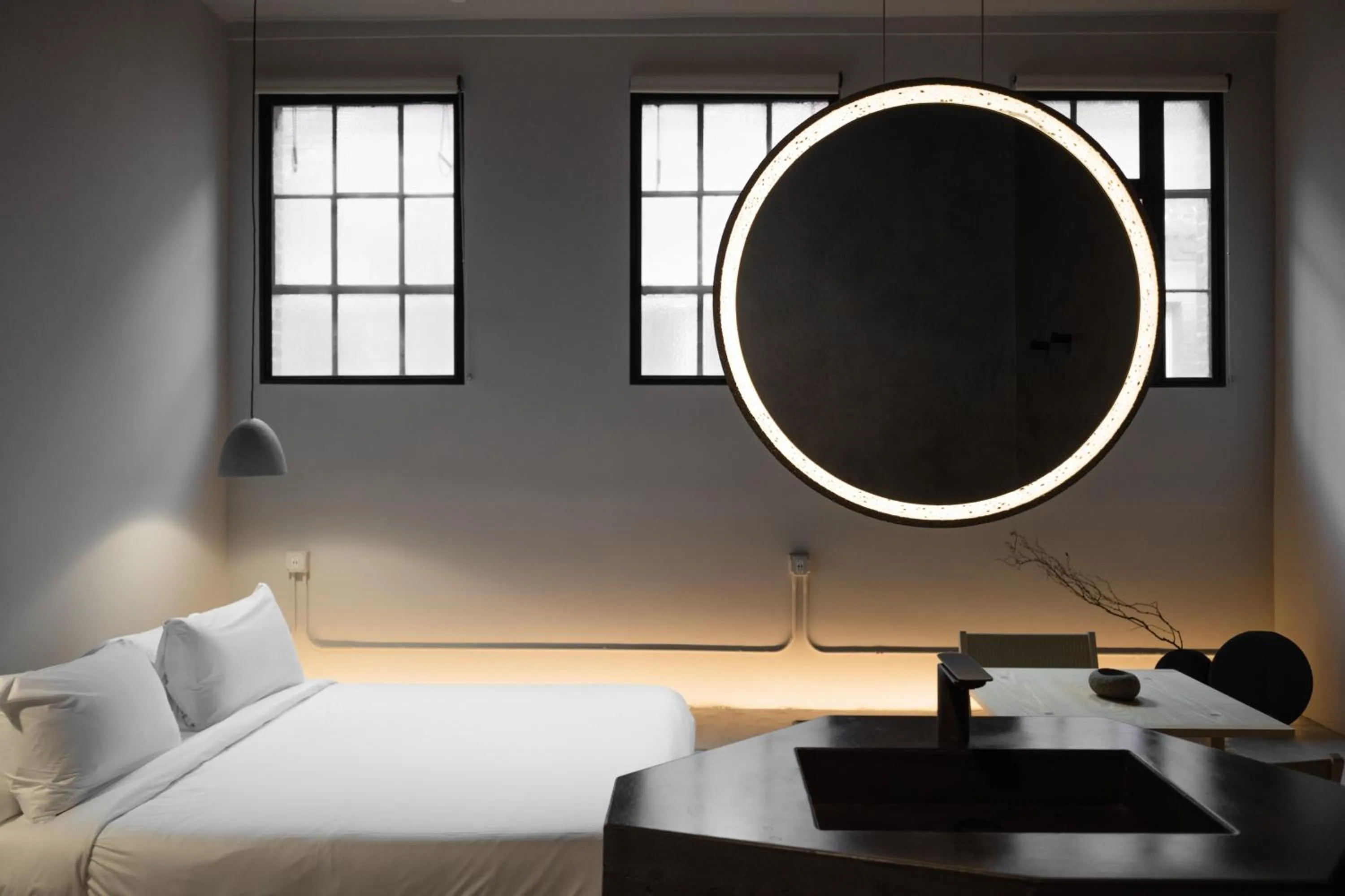 Bedroom, Bed in kodō hotel - Heart of LA Arts District