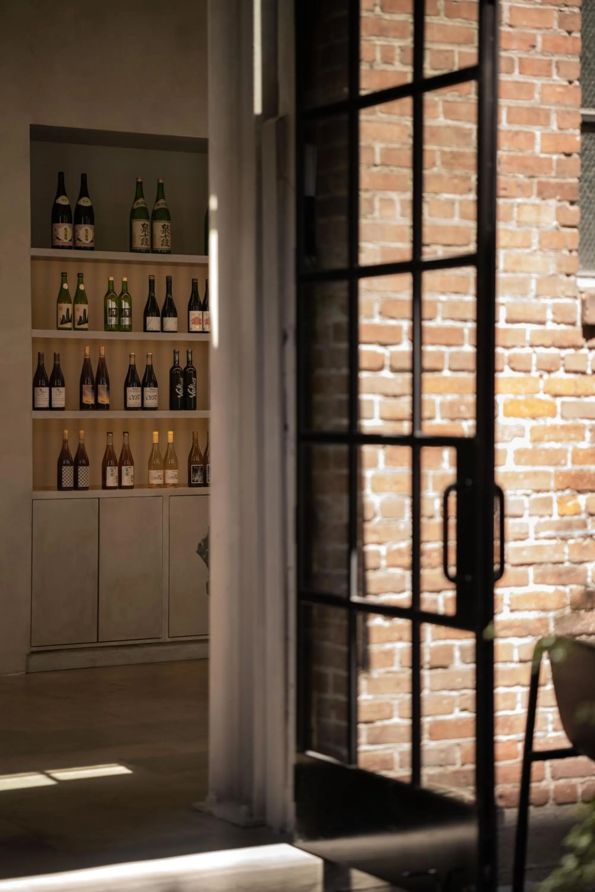 Lounge or bar in kodō hotel - Heart of LA Arts District