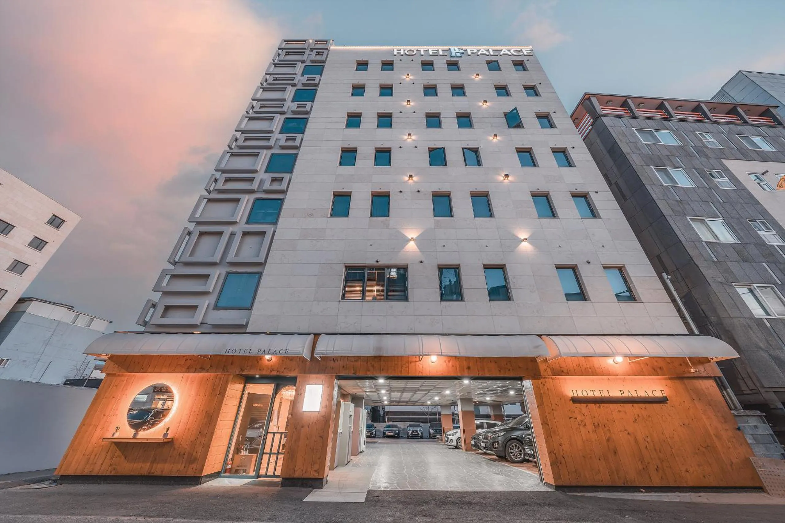 Property building in Hotel Palace Gyeongju