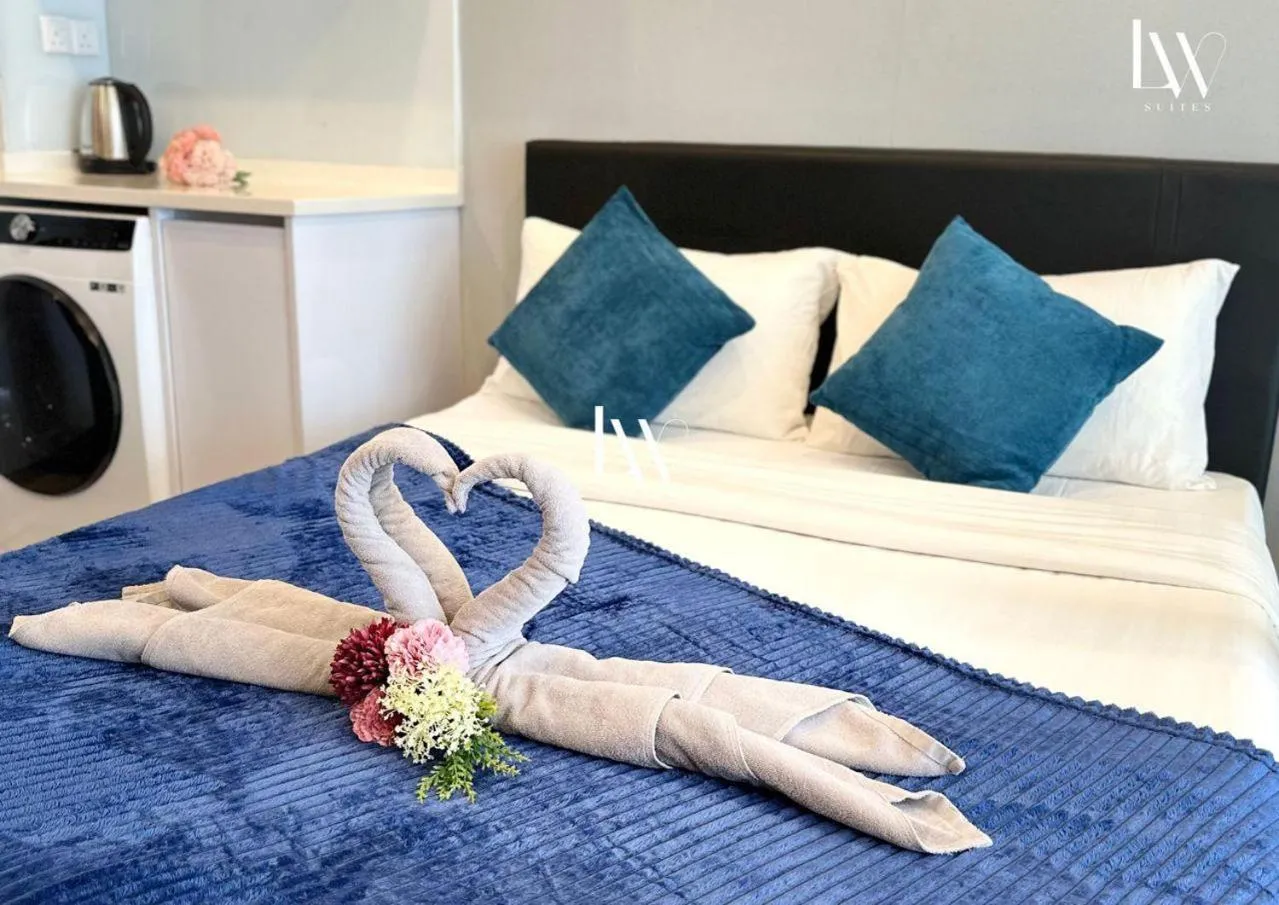 Bed in The Shore Kota Kinabalu City Centre by LW Suites