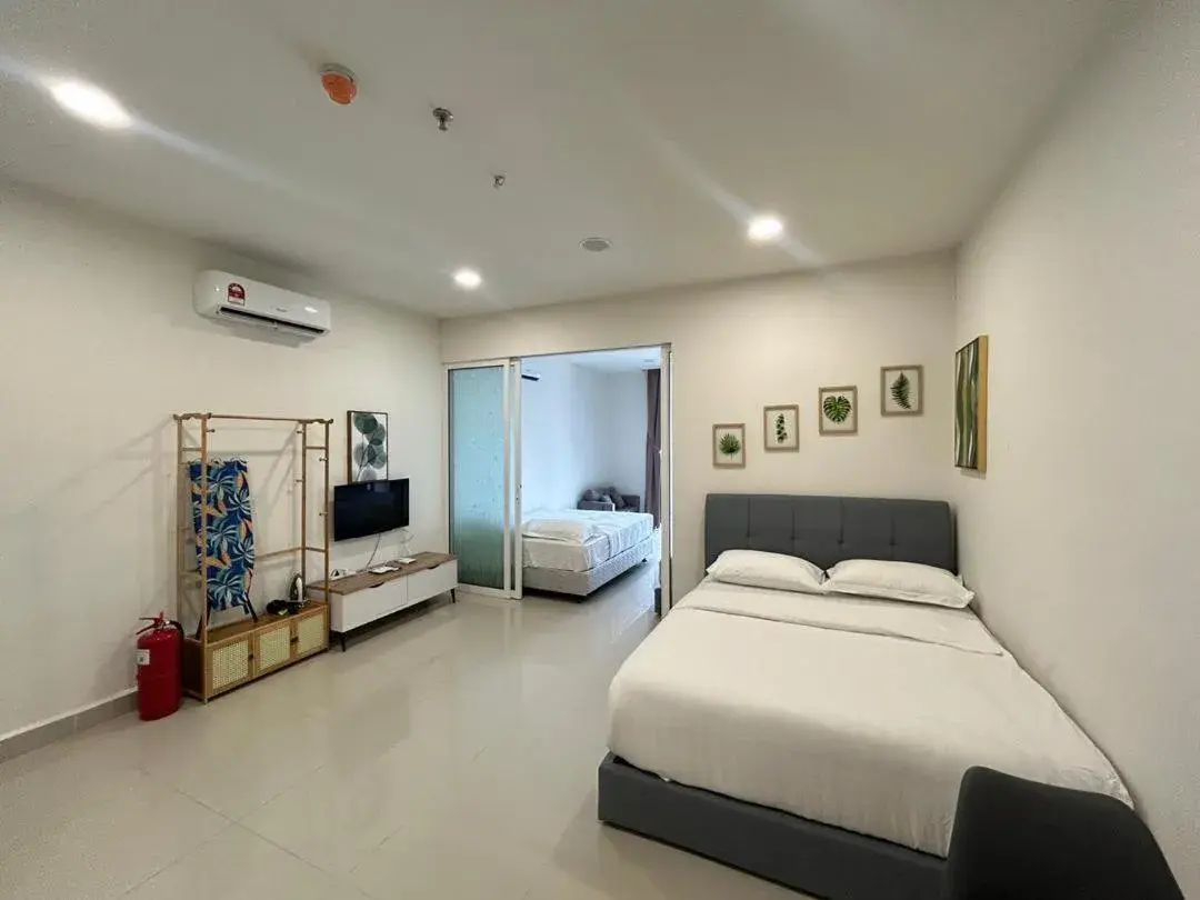 Family Room with Balcony in The Shore Kota Kinabalu City Centre by LW Suites Family Room with Balcony in The Shore Kota Kinabalu City Centre by LW Suites