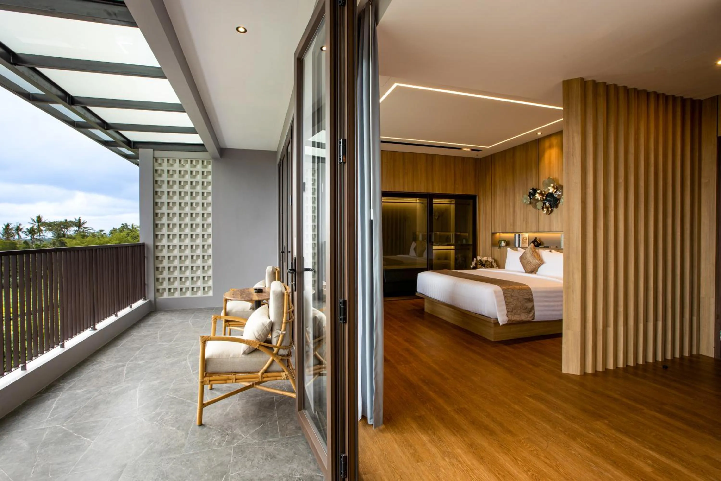 Balcony/Terrace, Bed in Kinaralana Hotel Yogyakarta