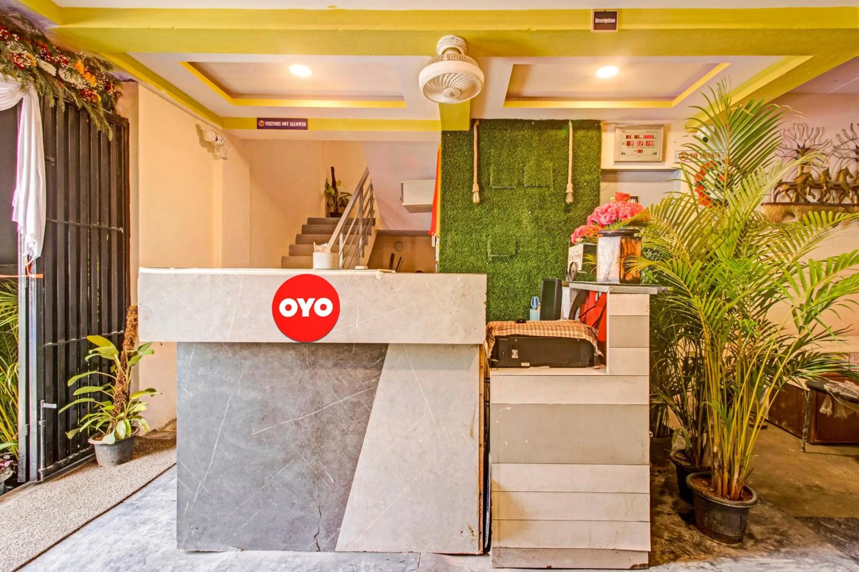 Lobby or reception in Hotel O PALMS INN ROOMS