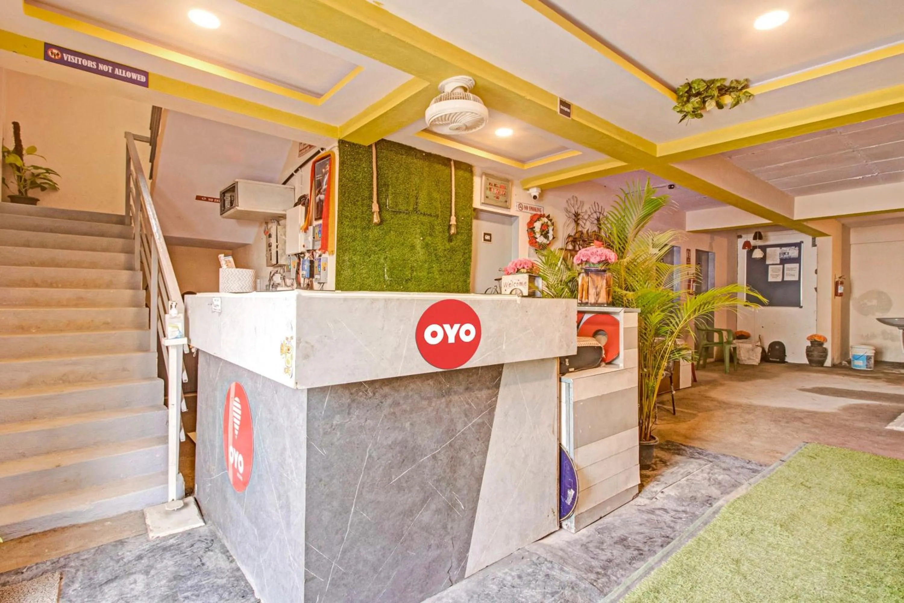 Lobby or reception in Hotel O PALMS INN ROOMS