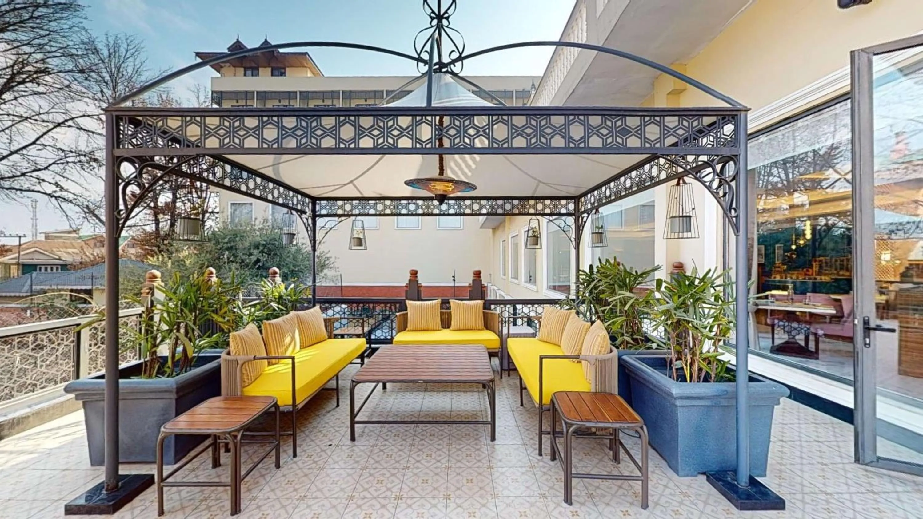 Restaurant/places to eat in Radisson Collection Hotel & Spa, Riverfront Srinagar