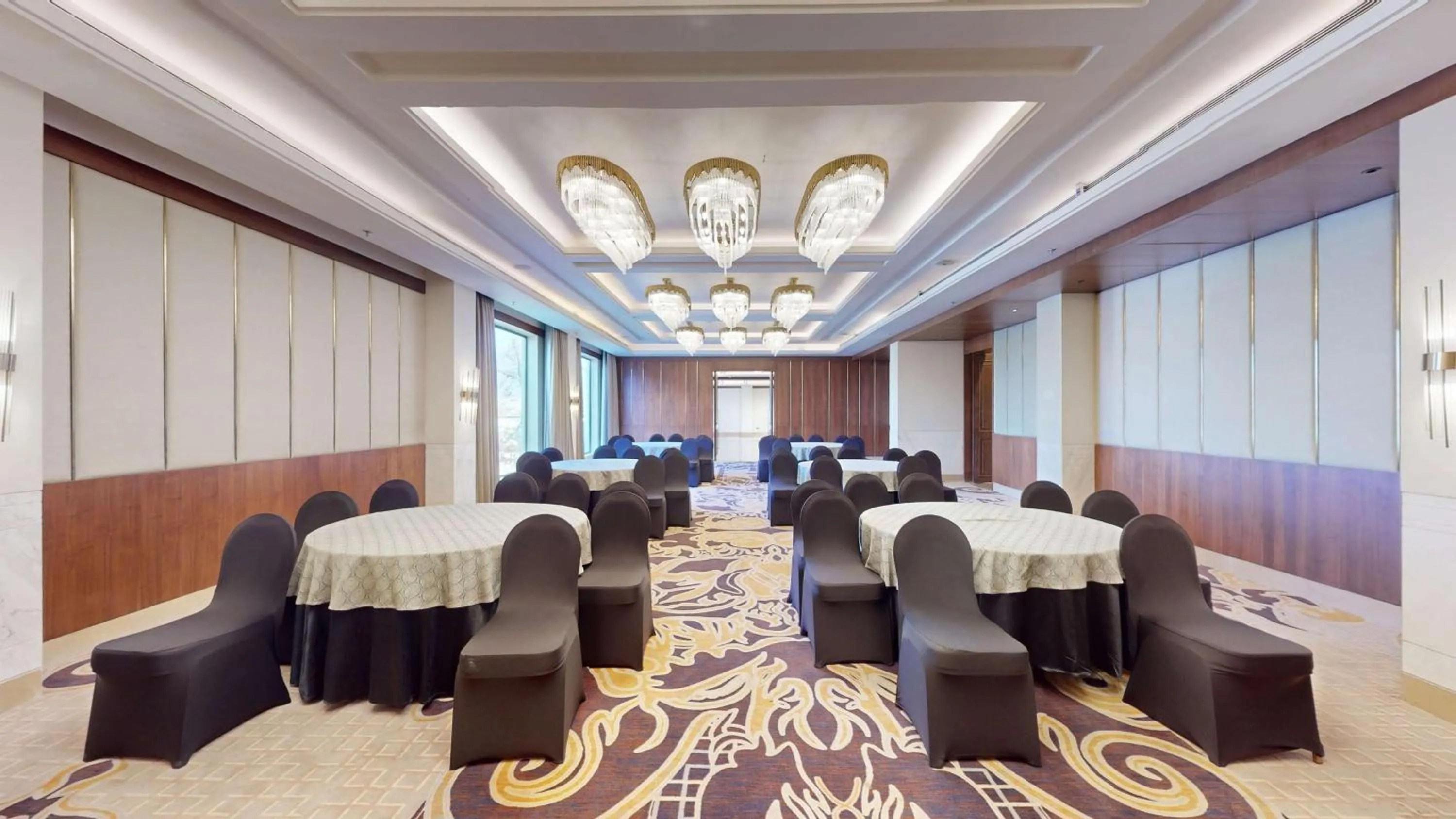 Meeting/conference room in Radisson Collection Hotel & Spa, Riverfront Srinagar