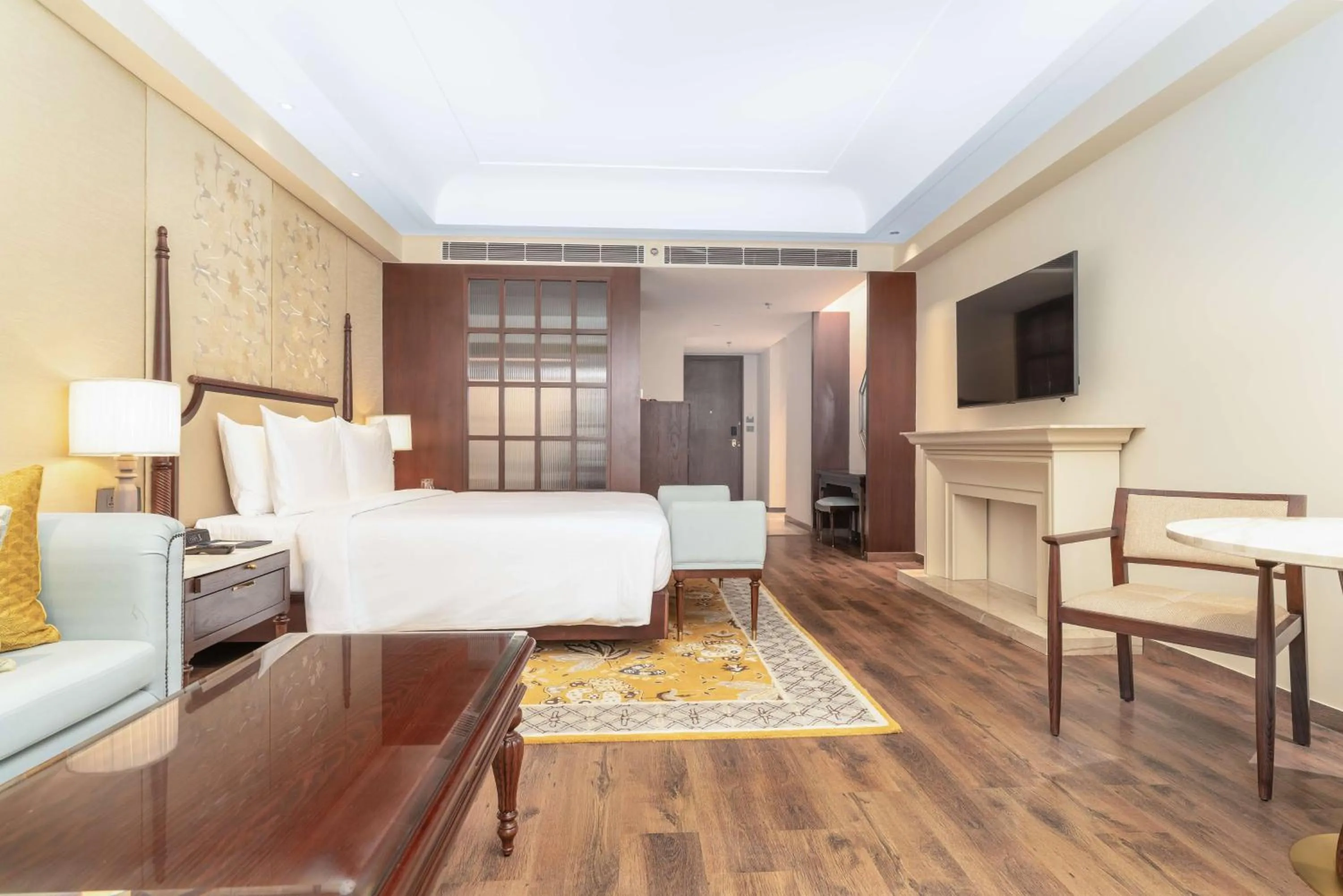 Photo of the whole room in Radisson Collection Hotel & Spa, Riverfront Srinagar