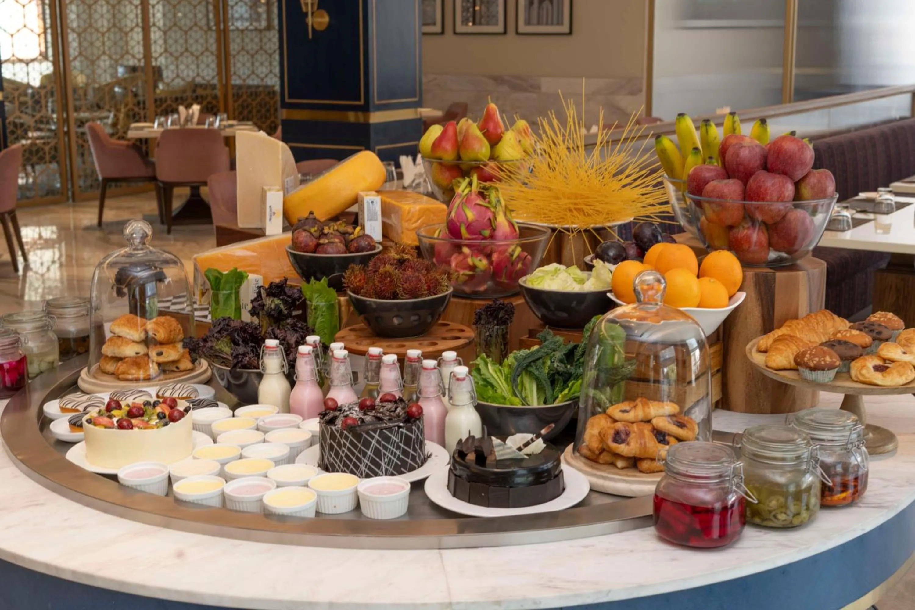 Restaurant/places to eat in Radisson Collection Hotel & Spa, Riverfront Srinagar