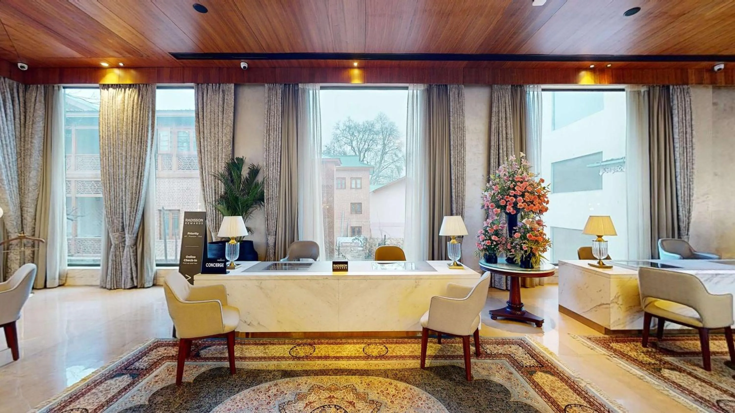 Lobby or reception in Radisson Collection Hotel & Spa, Riverfront Srinagar