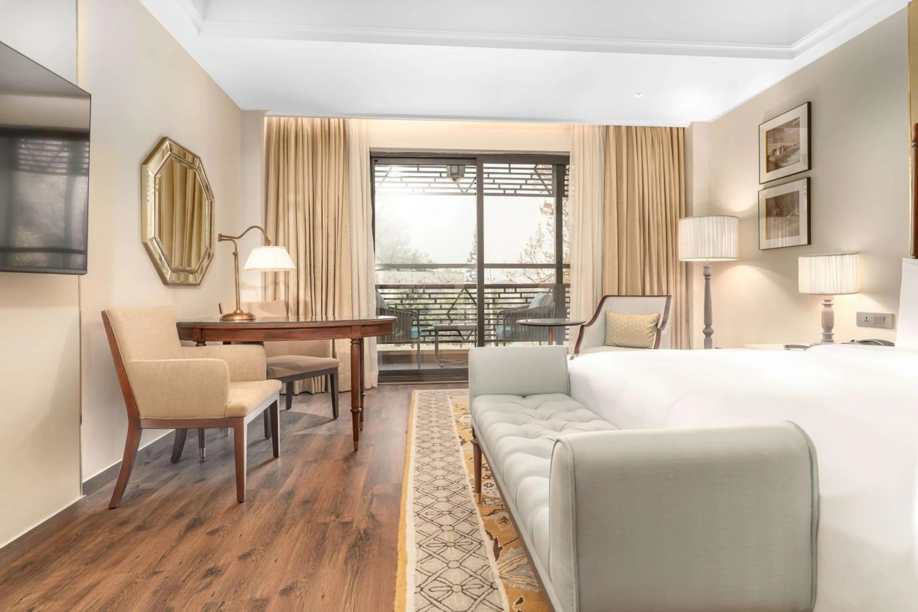 Bedroom, Bed in Radisson Collection Hotel & Spa, Riverfront Srinagar