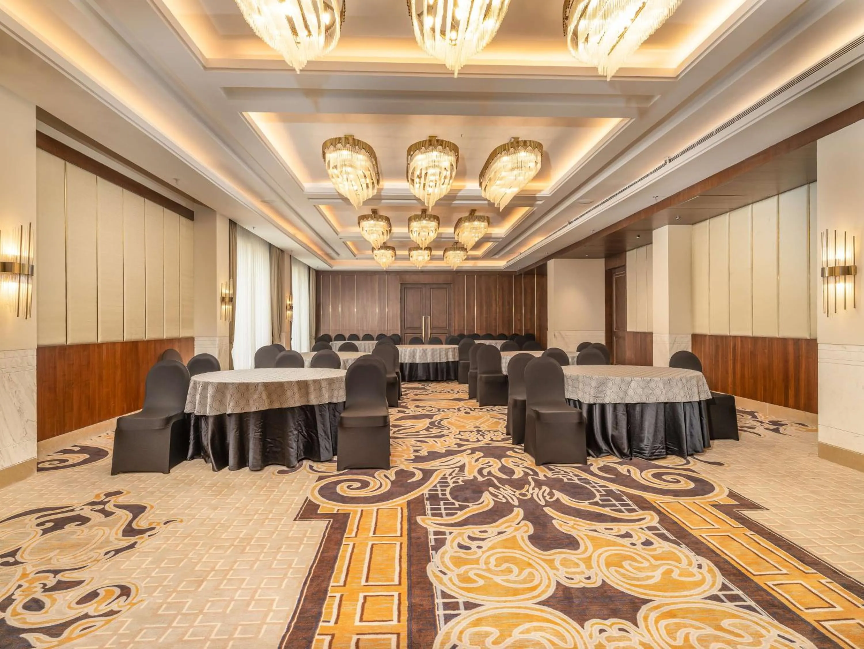 Meeting/conference room in Radisson Collection Hotel & Spa, Riverfront Srinagar