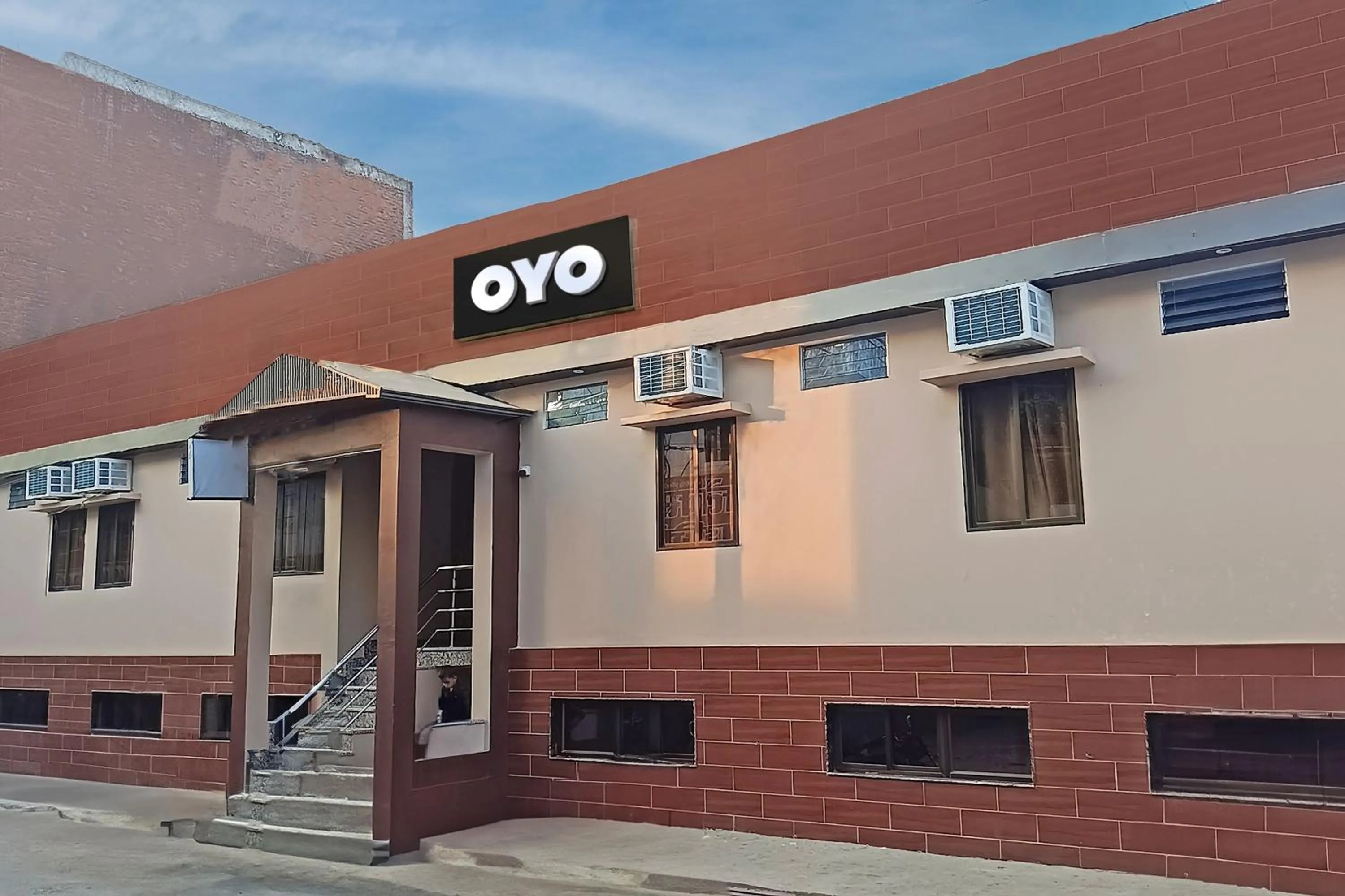 Facade/entrance in Hotel O Royal Regency Palace