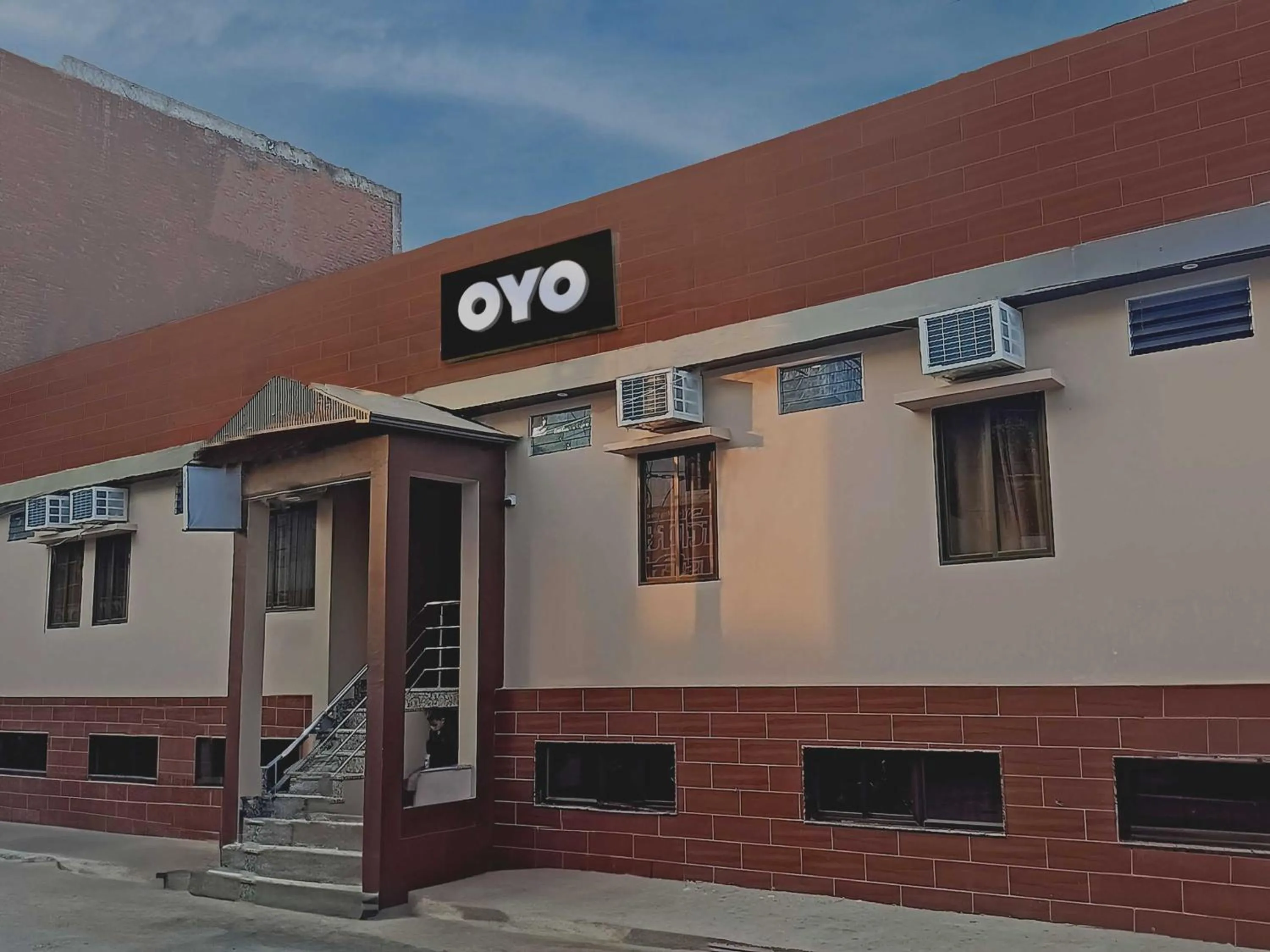 Facade/entrance in Hotel O Royal Regency Palace