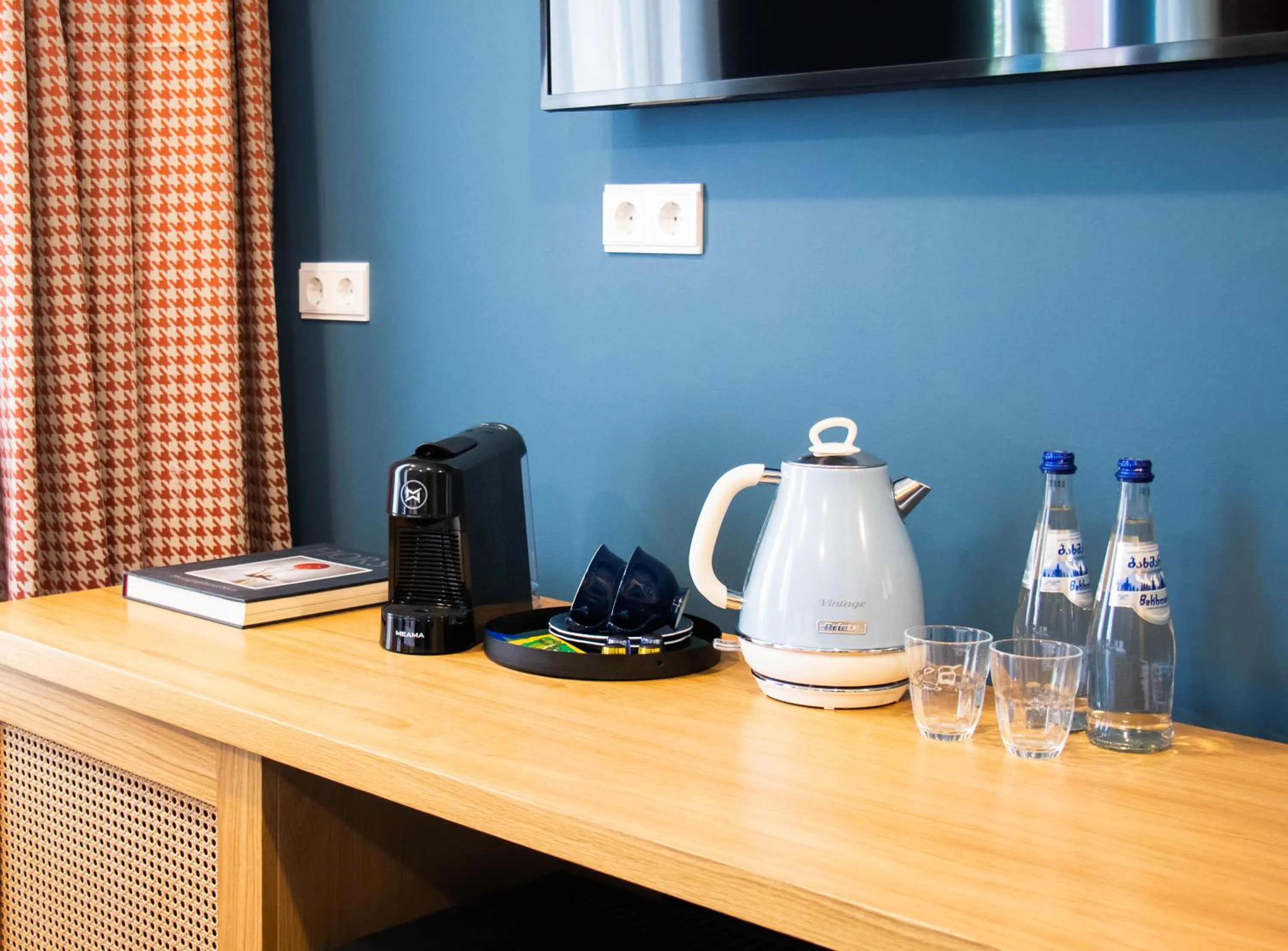 Coffee/tea facilities in Margot Sololaki