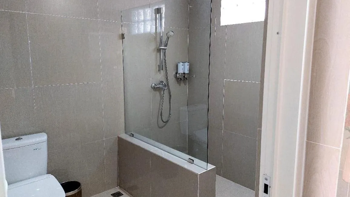 Shower in Grand Melka Hotel