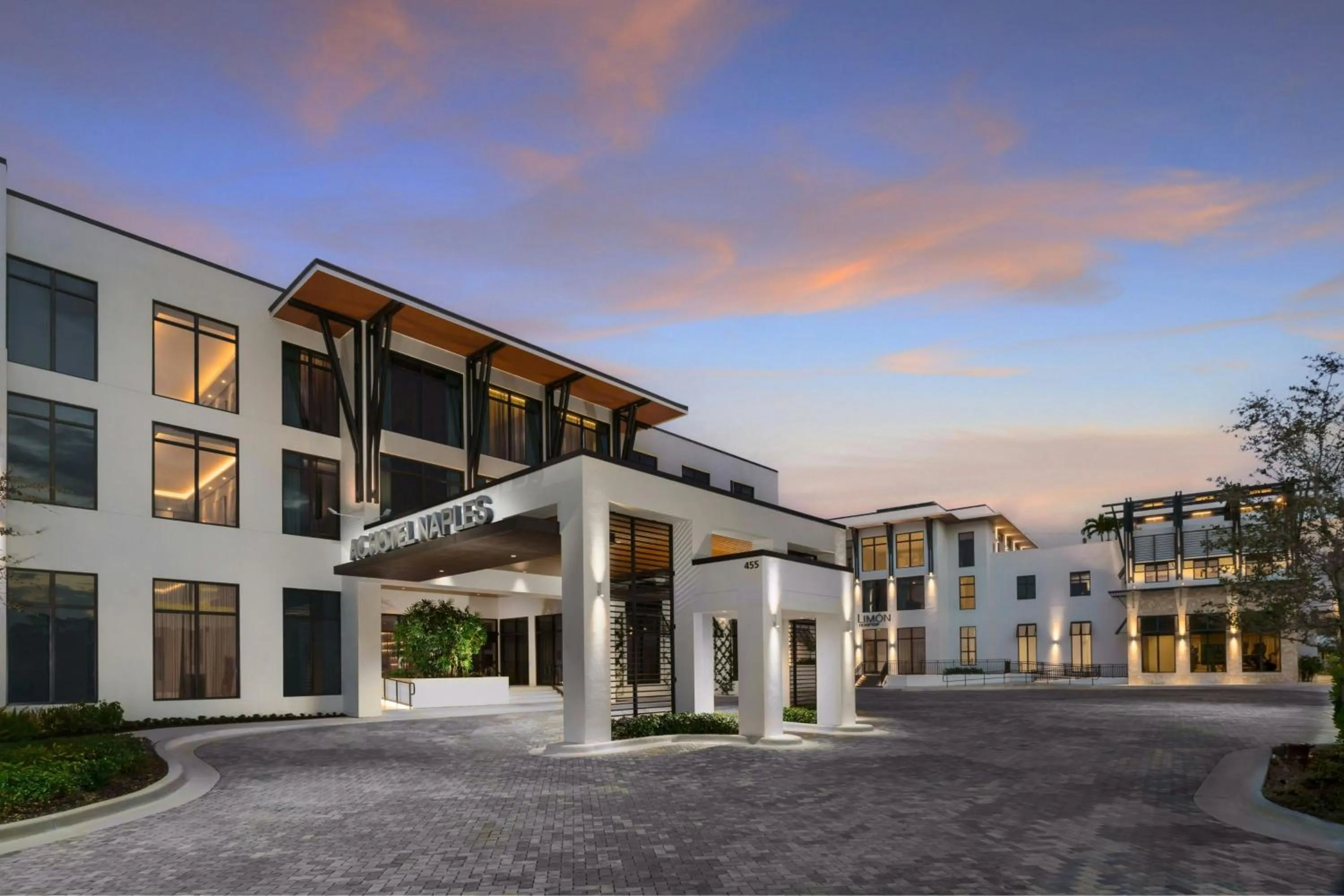 Property building in AC Hotel by Marriott Naples 5th Avenue