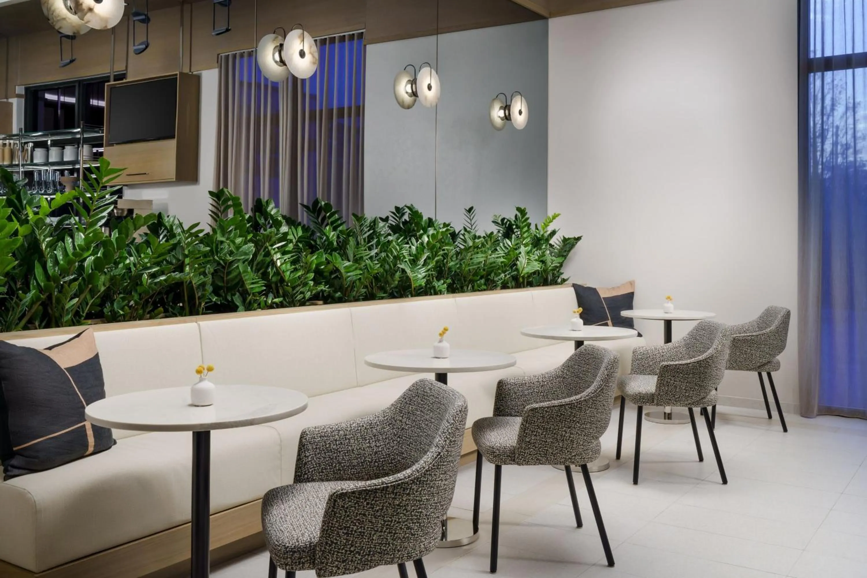 Restaurant/places to eat in AC Hotel by Marriott Naples 5th Avenue