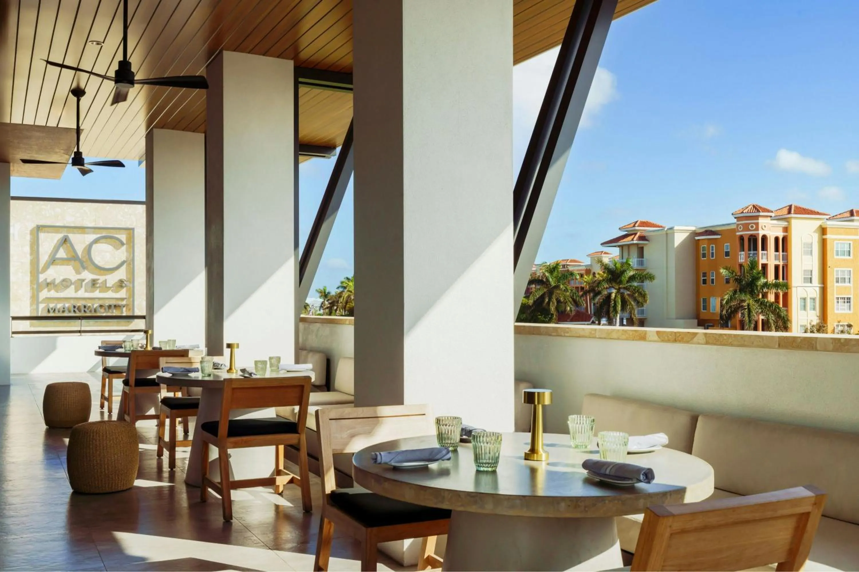 Restaurant/places to eat in AC Hotel by Marriott Naples 5th Avenue